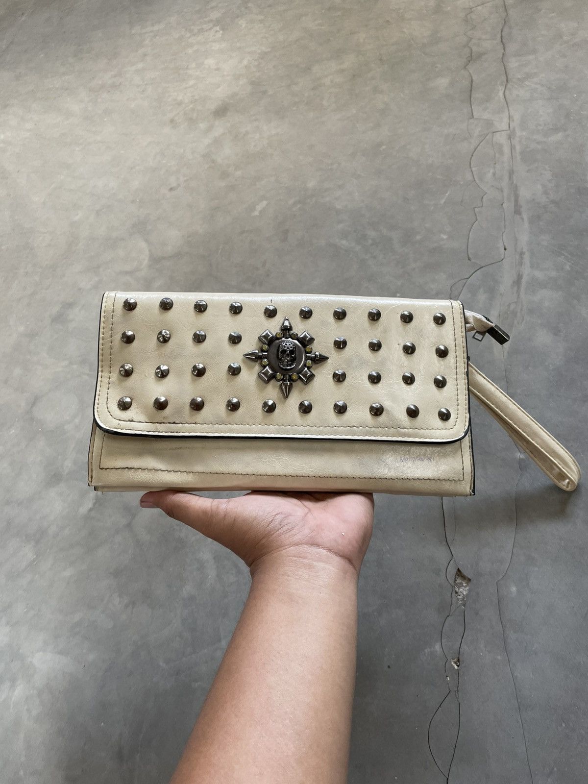 20471120 Grunge Leather Handbag Studded Skull White If Six Was Nine Size ONE SIZE - 8 Thumbnail
