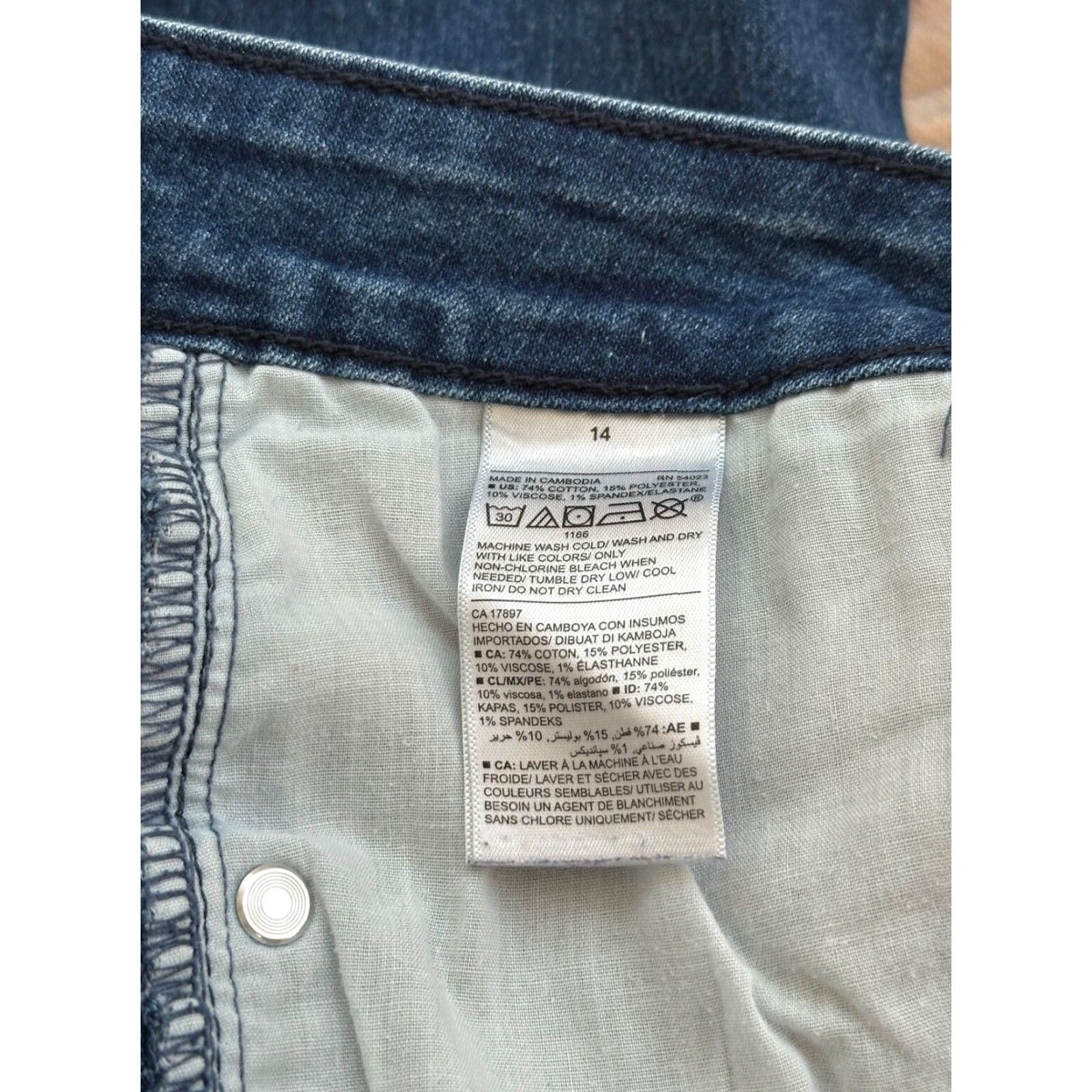 Old Navy WOMEN'S OLD NAVY SUPER SKINNY JEANS SIZE 14 NAVY BLUE MEDIUM WASH Size 36" / US 14 / IT 50 - 4 Thumbnail