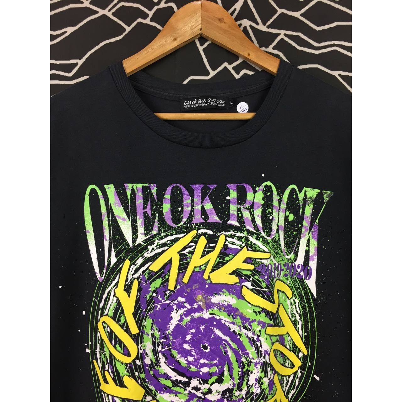 Band Tees × Japanese Brand × Vintage One Ok Rock Japanese Rock Band Eye Of The Storm Tour Tee Size US L / EU 52-54 / 3 - 3 Thumbnail