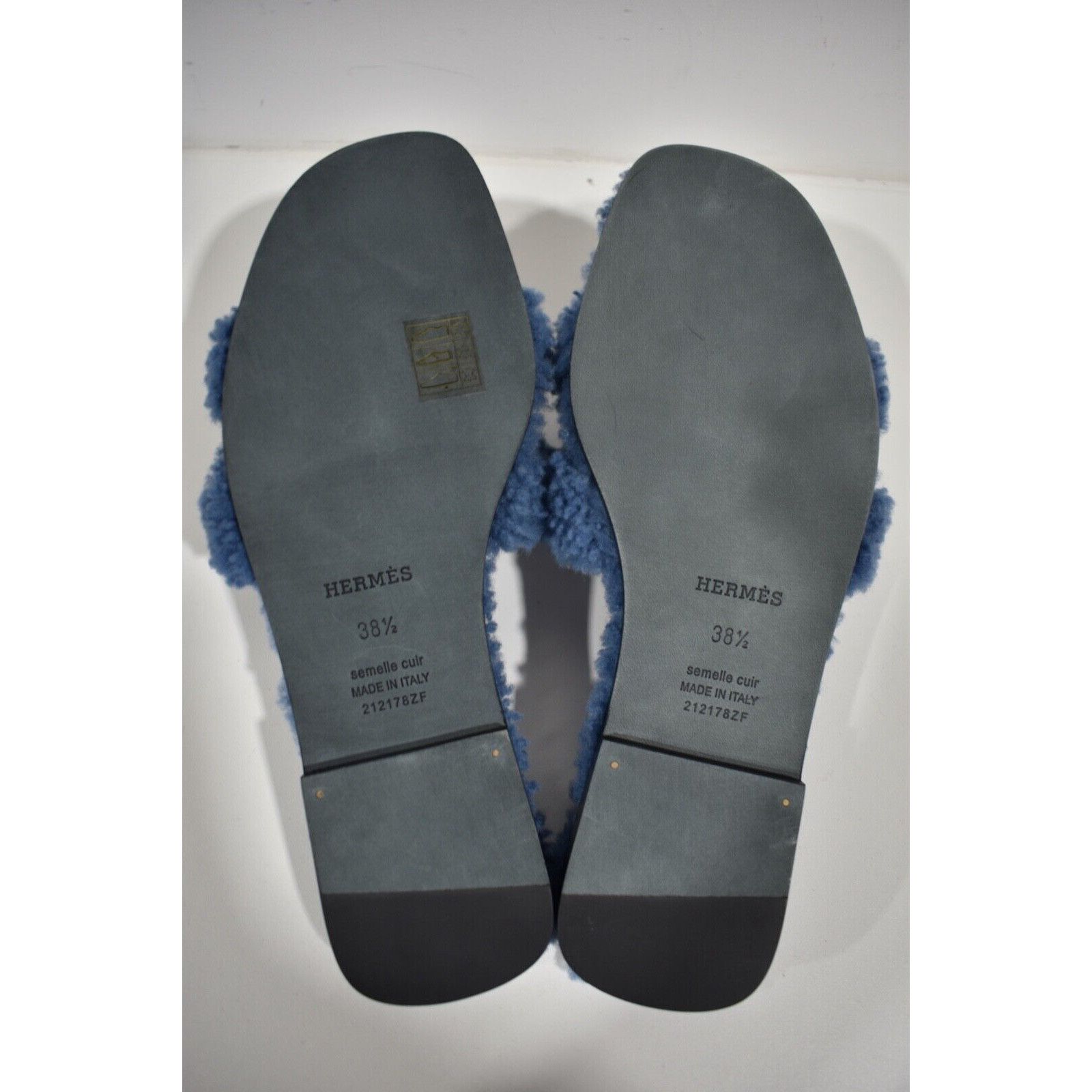 Hermes Hermes Oran Teddy Shearling Fur Blue Logo Slide Sandal Size US 8.5 / IT 38.5 - 12 Thumbnail