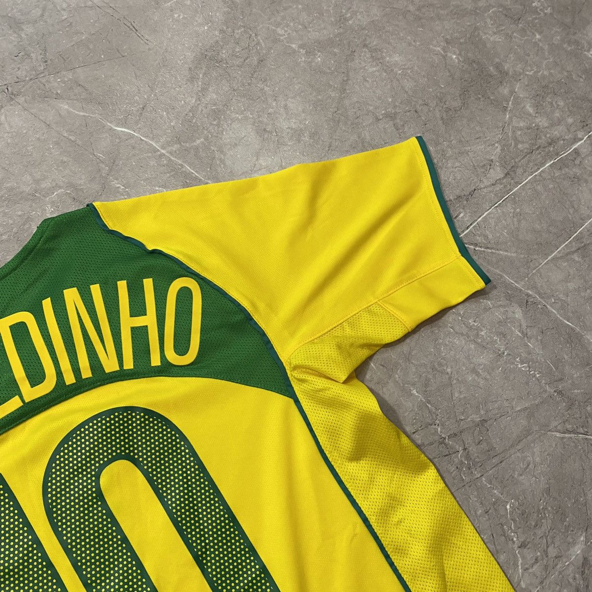 Nike RONALDINHO ! NIKE BRAZIL TEE SOCCER JERSEY 00S Size US S / EU 44-46 / 1 - 13 Thumbnail