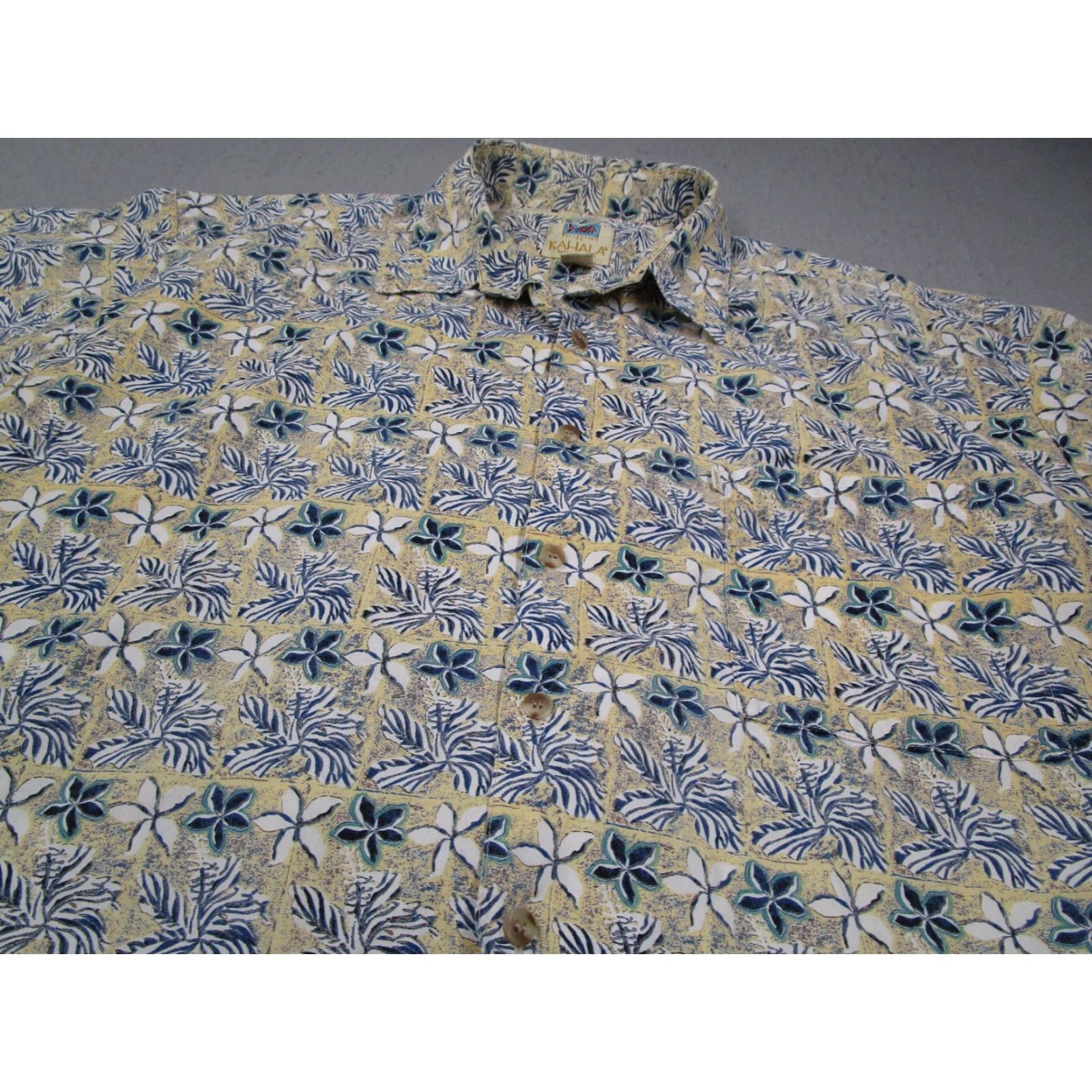 Vintage VINTAGE Kahala Avi Collection Shirt Mens XL Yellow Floral Button-Up Short Sleeve Hawaiian 100% Cotton Logo Embroidered Mens Size US XL / EU 56 / 4 - 2 Thumbnail
