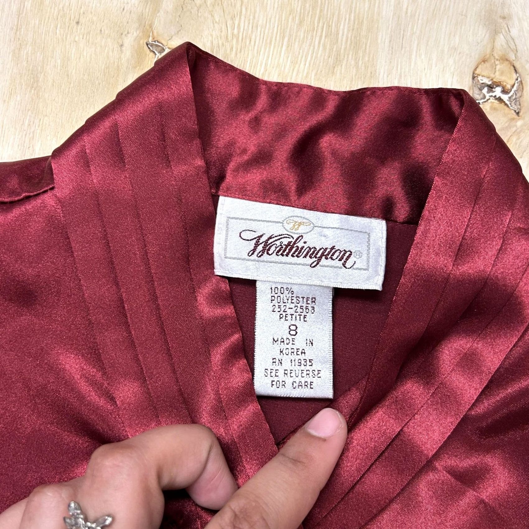 Worthington VINTAGE Worthington Blouse Womens 8P Red High Neck Button Front Long Sleeve Satin Polyester Litlle Frayed Sleeve Details Ladies Menopause? Size M / US 6-8 / IT 42-44 - 5 Thumbnail
