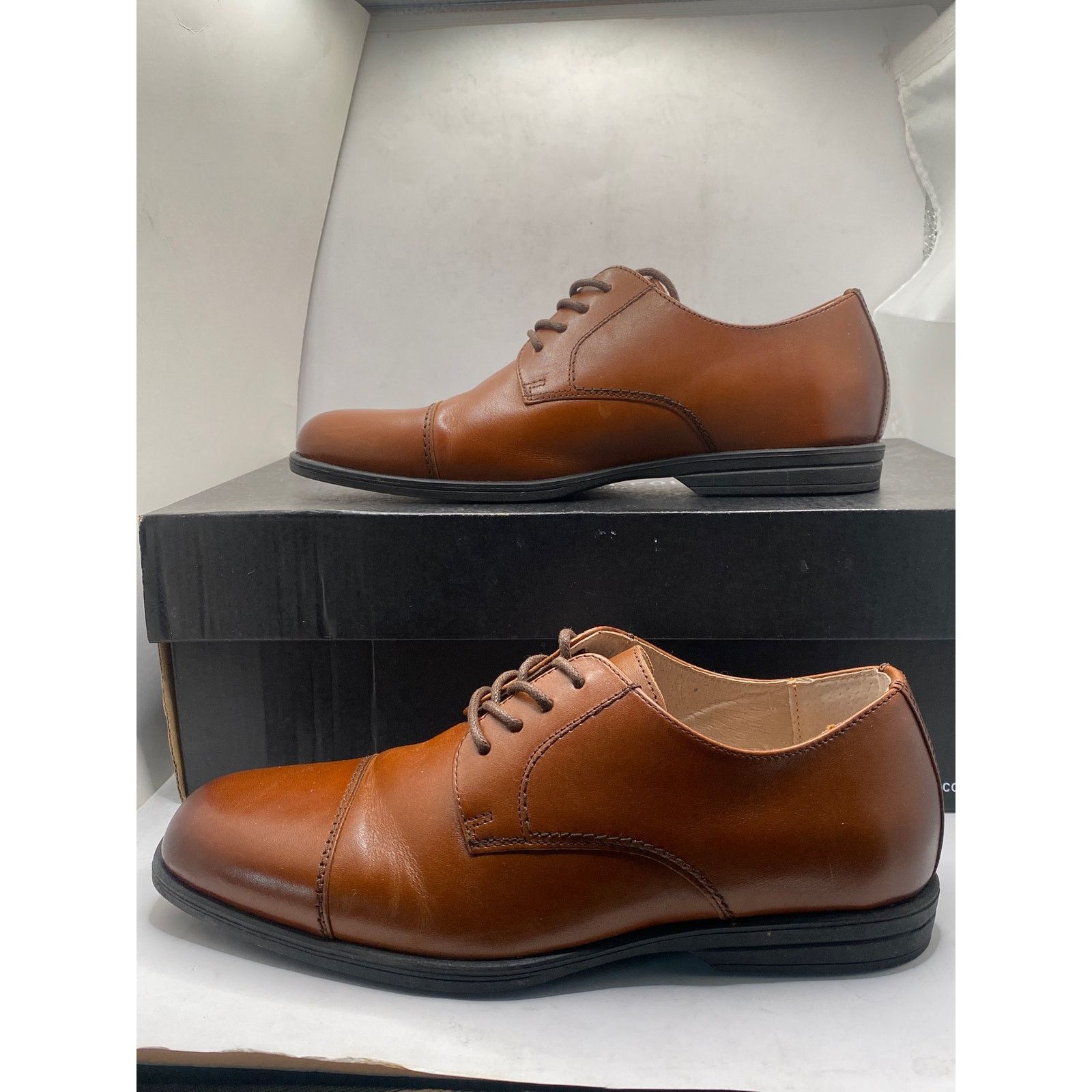 Florsheim Florsheim Reveal Cap Toe Oxford 16599-221 Cognac Boys 5M Size US 5 / EU 37 - 3 Thumbnail