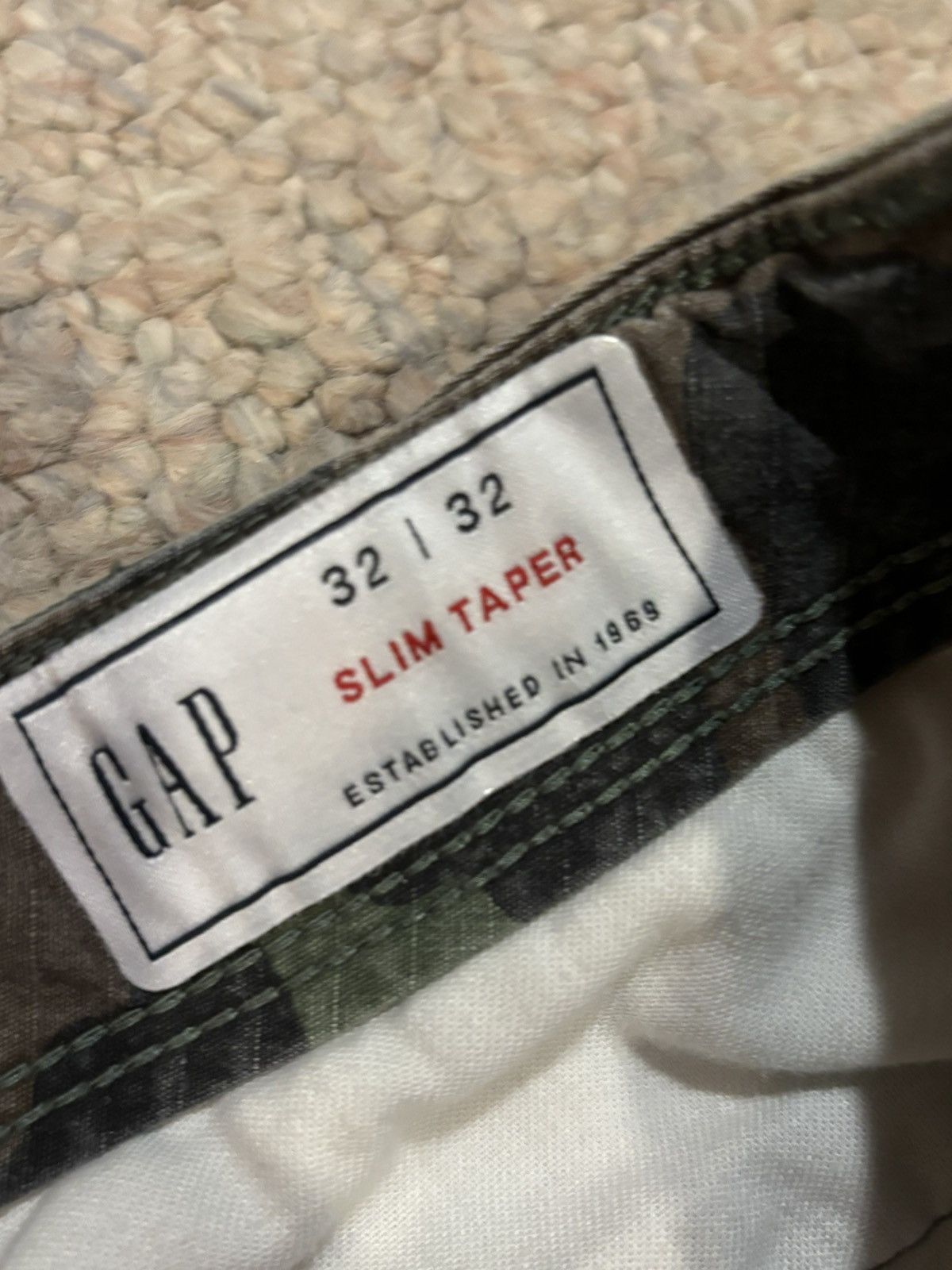 Gap Camo cargos Size US 32 / EU 48 - 2 Thumbnail