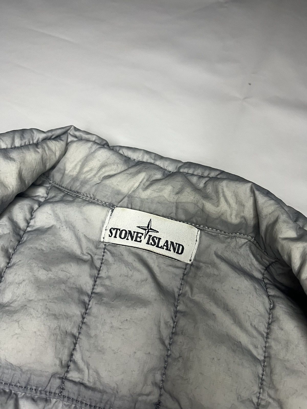 Stone Island Stone Island Lightweight Down Jacket Silver Grey – Size L Size US L / EU 52-54 / 3 - 6 Thumbnail
