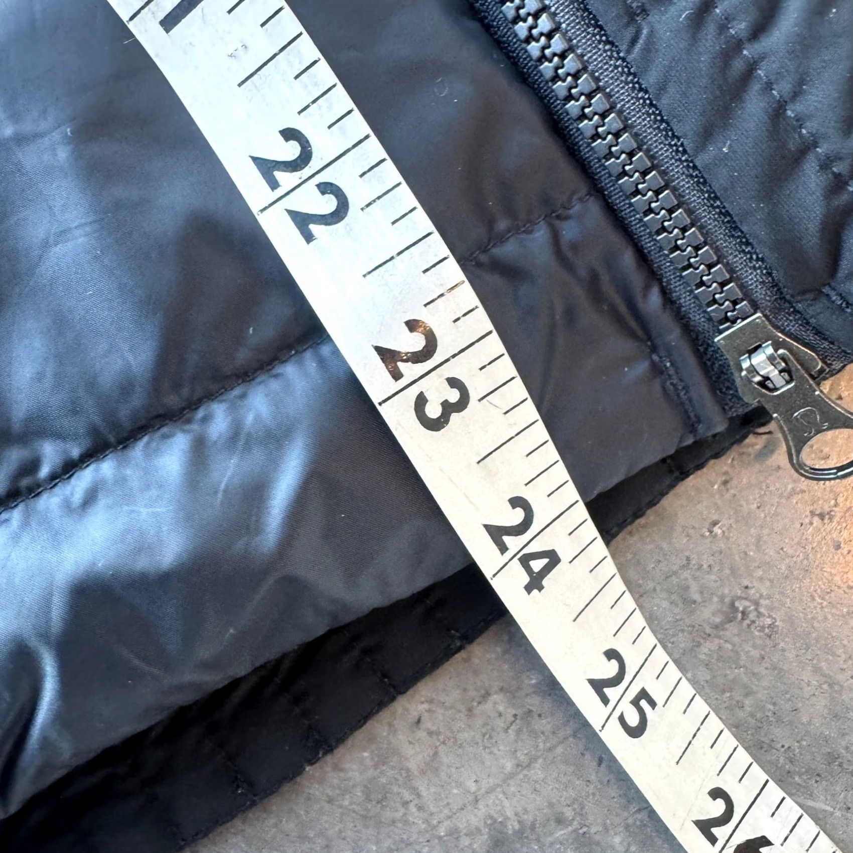 Lululemon VINTAGE Lululemon Puffer Jacket Quilted Black Gloss Pullover Hoodie Women 6 Jacket Womens Bomber Black Gloss Hoodie Jacket 6 Womens Size M / US 6-8 / IT 42-44 - 5 Thumbnail