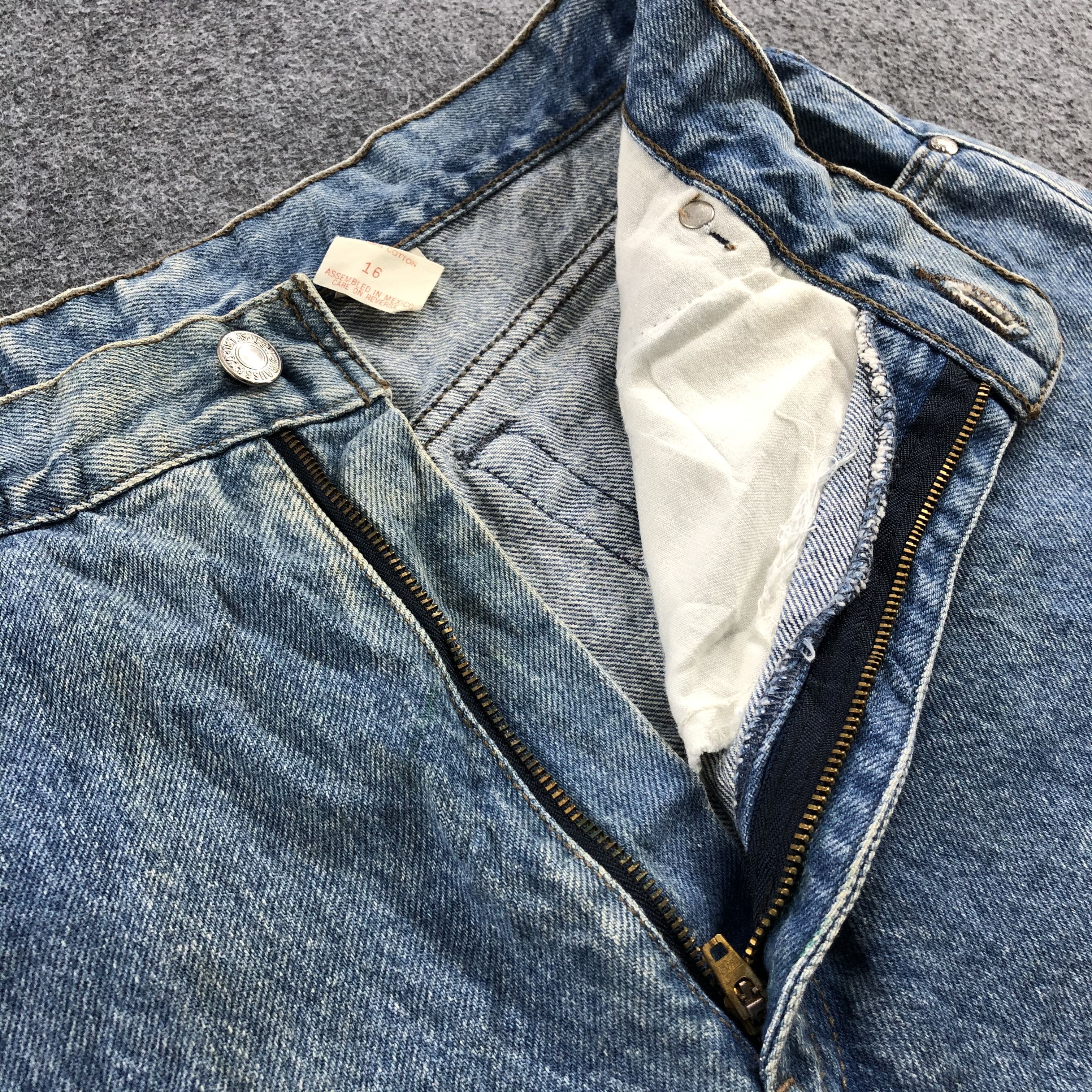 Levi's × Vintage Vintage 90s Levis 549 Jeans-JM794 Size US 31 - 7 Thumbnail