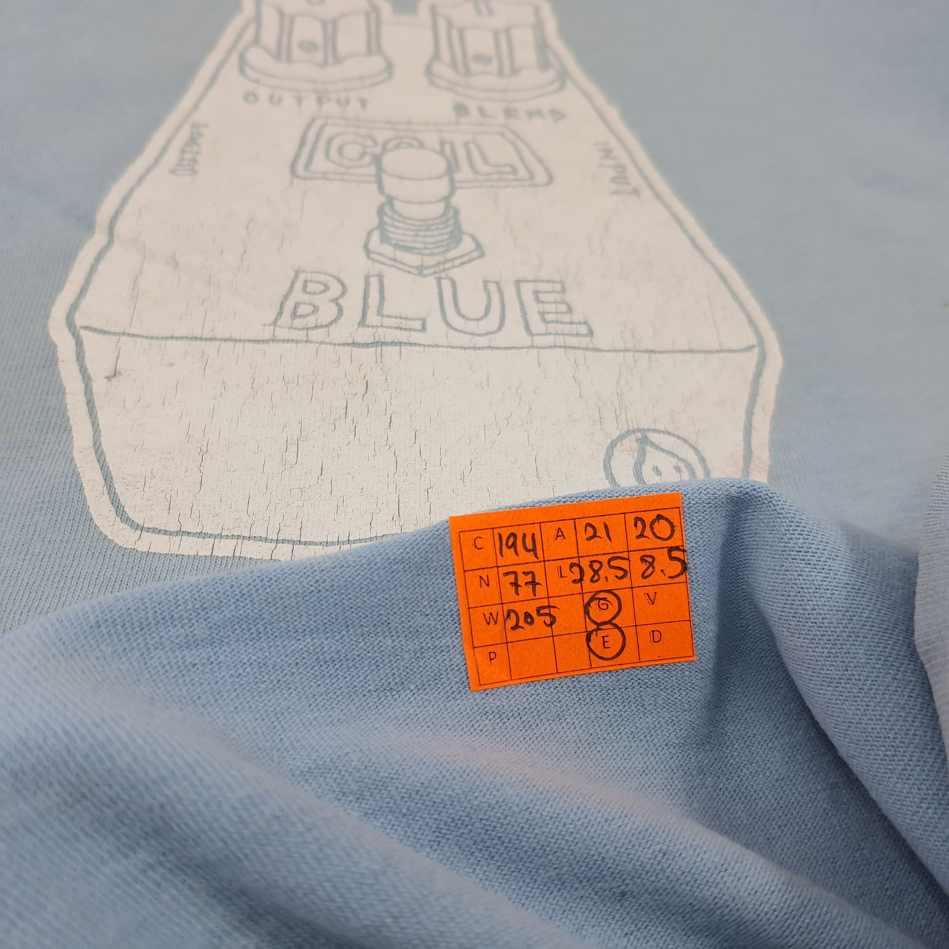 Vintage Vintage Coil Blue Streetwear Tshirt Size US L / EU 52-54 / 3 - 8 Thumbnail