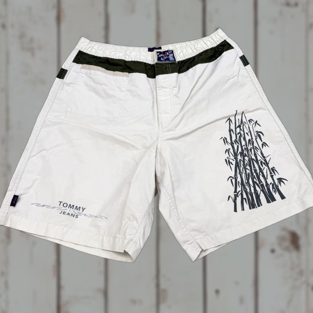 Tommy Hilfiger Tommy Hilfiger Tommy Jeans Shorts Bermuda Mens Large Beige Inseam 11 Pockets Elastic Waist Beach Tropical Nature Regular 36in Waist Mens Size US 33 - 1 Thumbnail