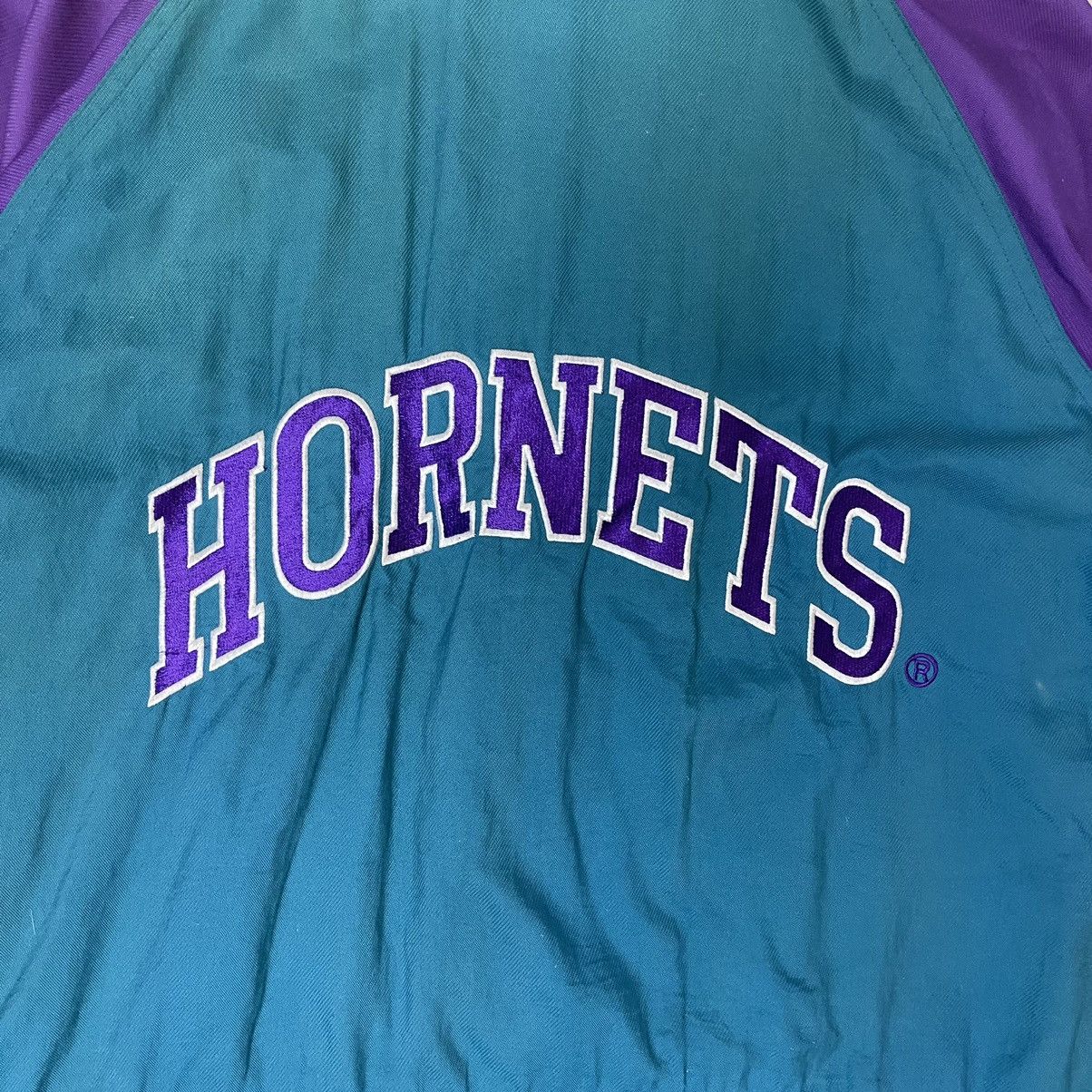 NBA × Starter Charlotte Hornetts Big Logo Zipper Jacket Sun Faded Size XL Size US XL / EU 56 / 4 - 13 Thumbnail