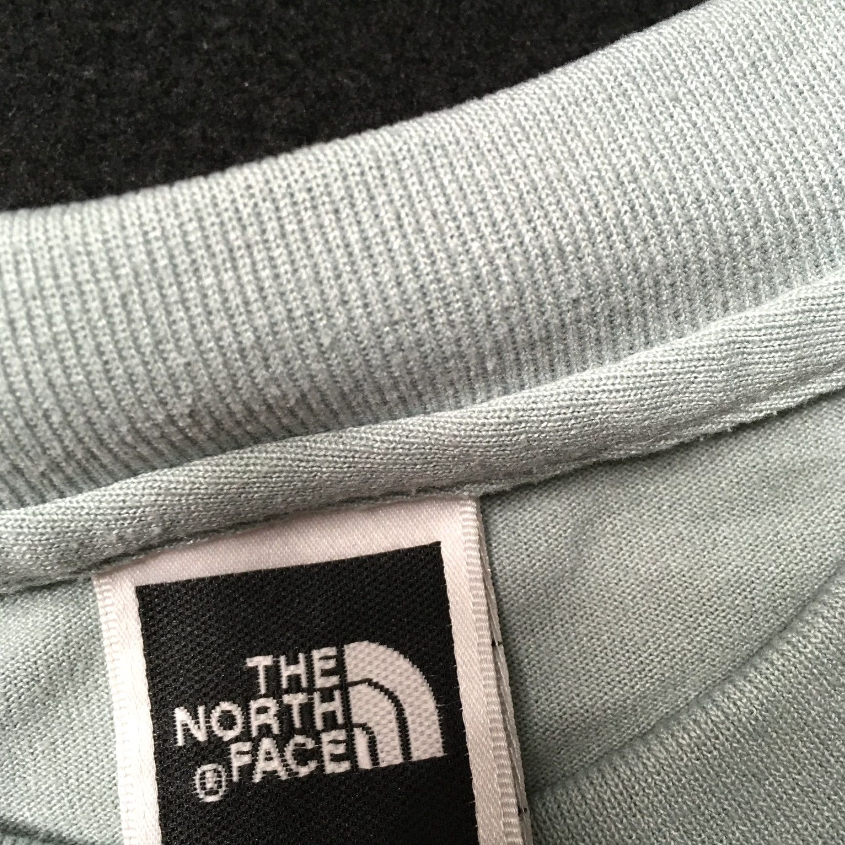 The North Face VINTAGE The North Face Green Design Graphic T-Shirt LARGE Outdoor Hiking VAPORWICK Size US L / EU 52-54 / 3 - 6 Thumbnail