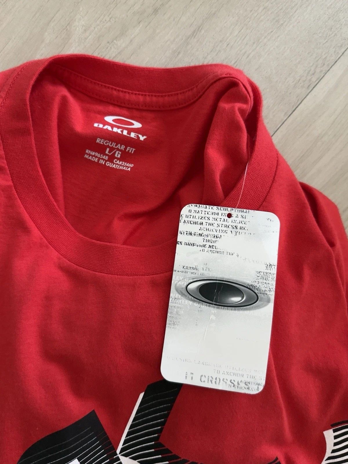Oakley Oakley Mens T-Shirt Tee Red Vintage Size US L / EU 52-54 / 3 - 6 Thumbnail