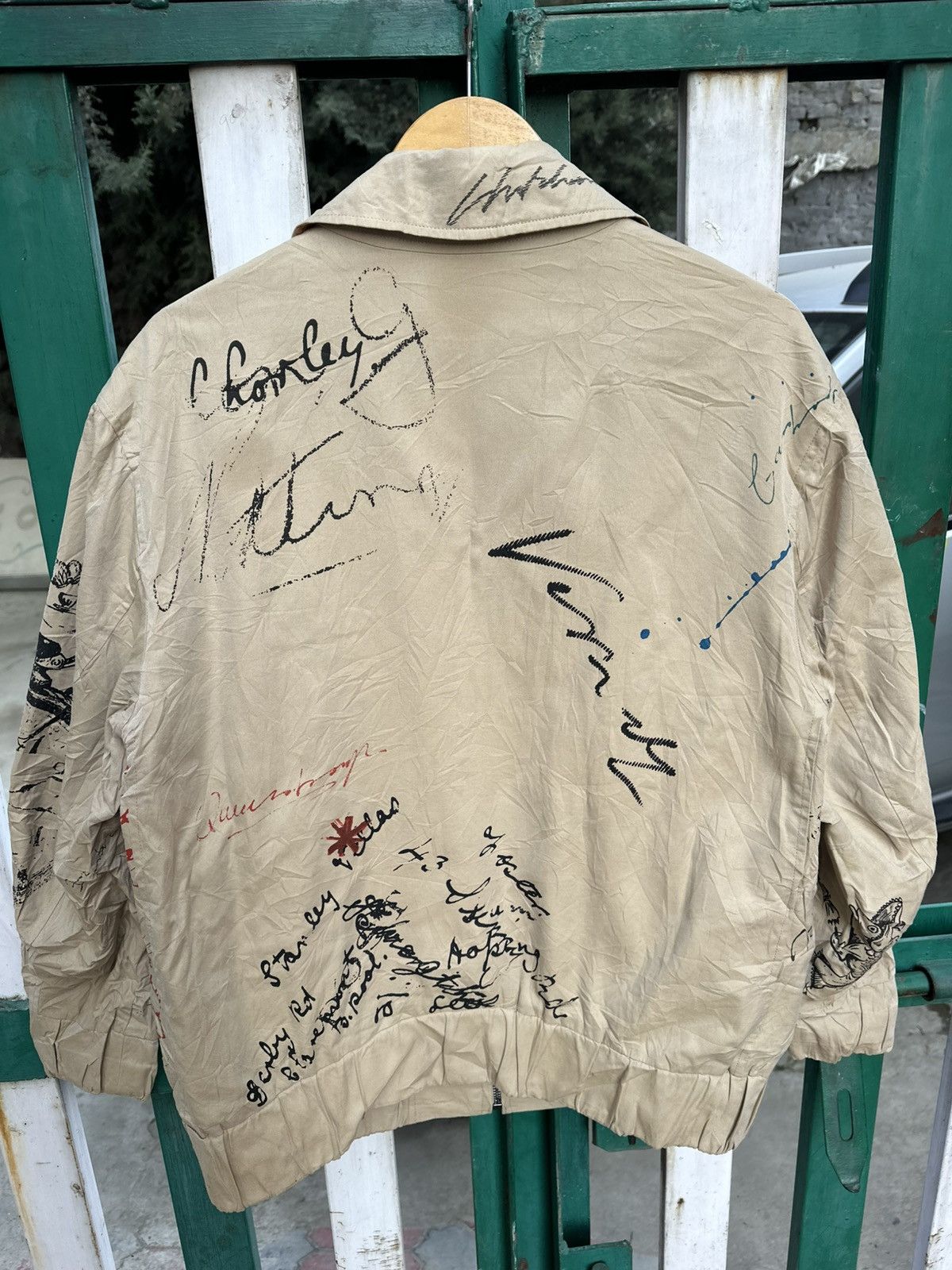 Burberry Burberry London Scribble Graphic Zip Jacket Beige Nova Check Size US M / EU 48-50 / 2 - 13 Thumbnail