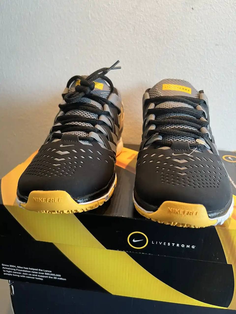 Nike Nike free x Livestrong Size US 8 / EU 41 - 2 Thumbnail