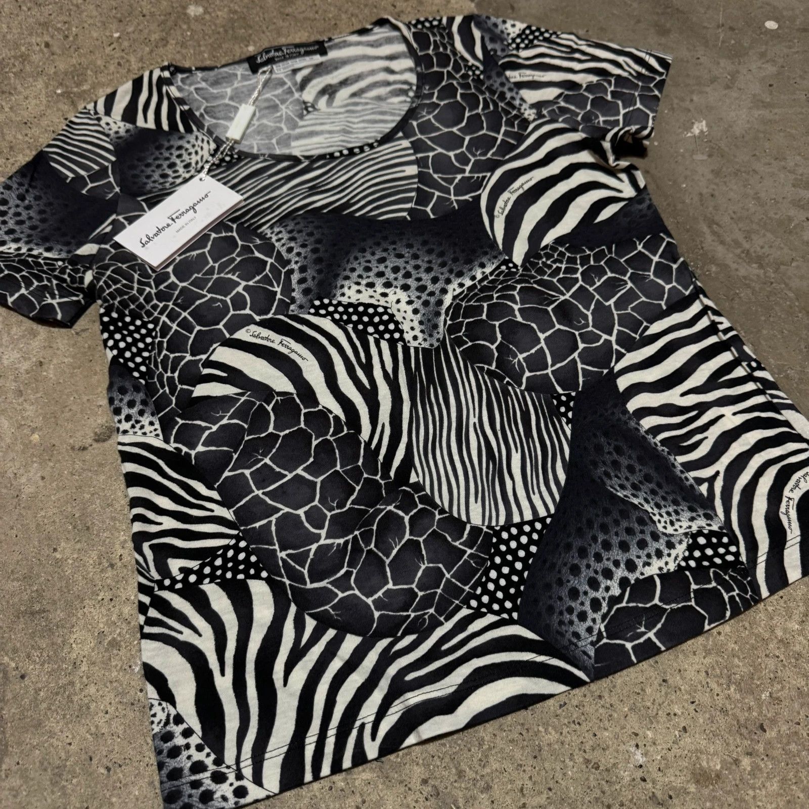Salvatore Ferragamo Vintage Salvatore ferragamo overprinted zebra top Size XS / US 0-2 / IT 36-38 - 3 Thumbnail