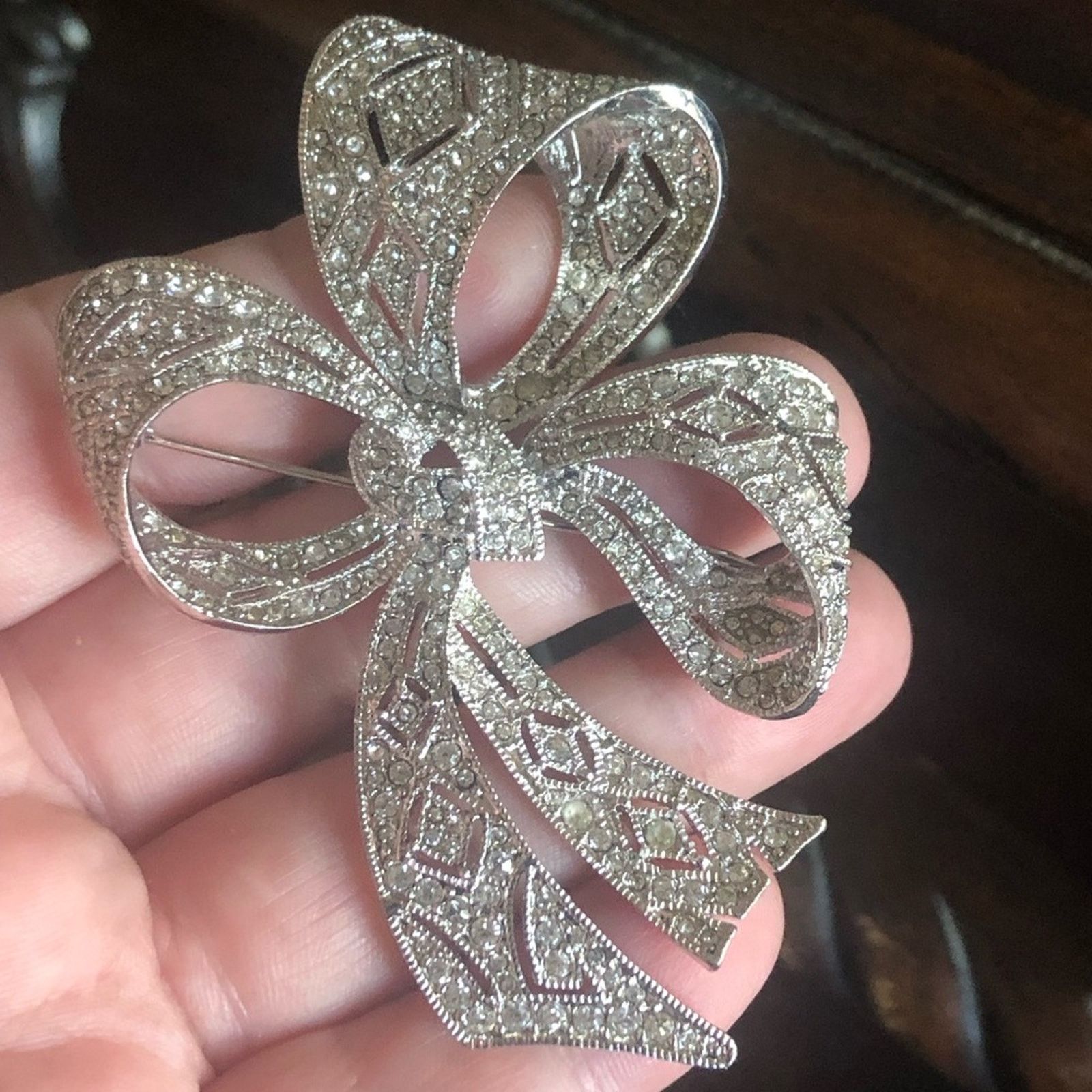 Kenneth Jay Lane Vintage art deco Kenneth Jay Lane rhinestone bow brooch pin Size ONE SIZE - 9 Thumbnail