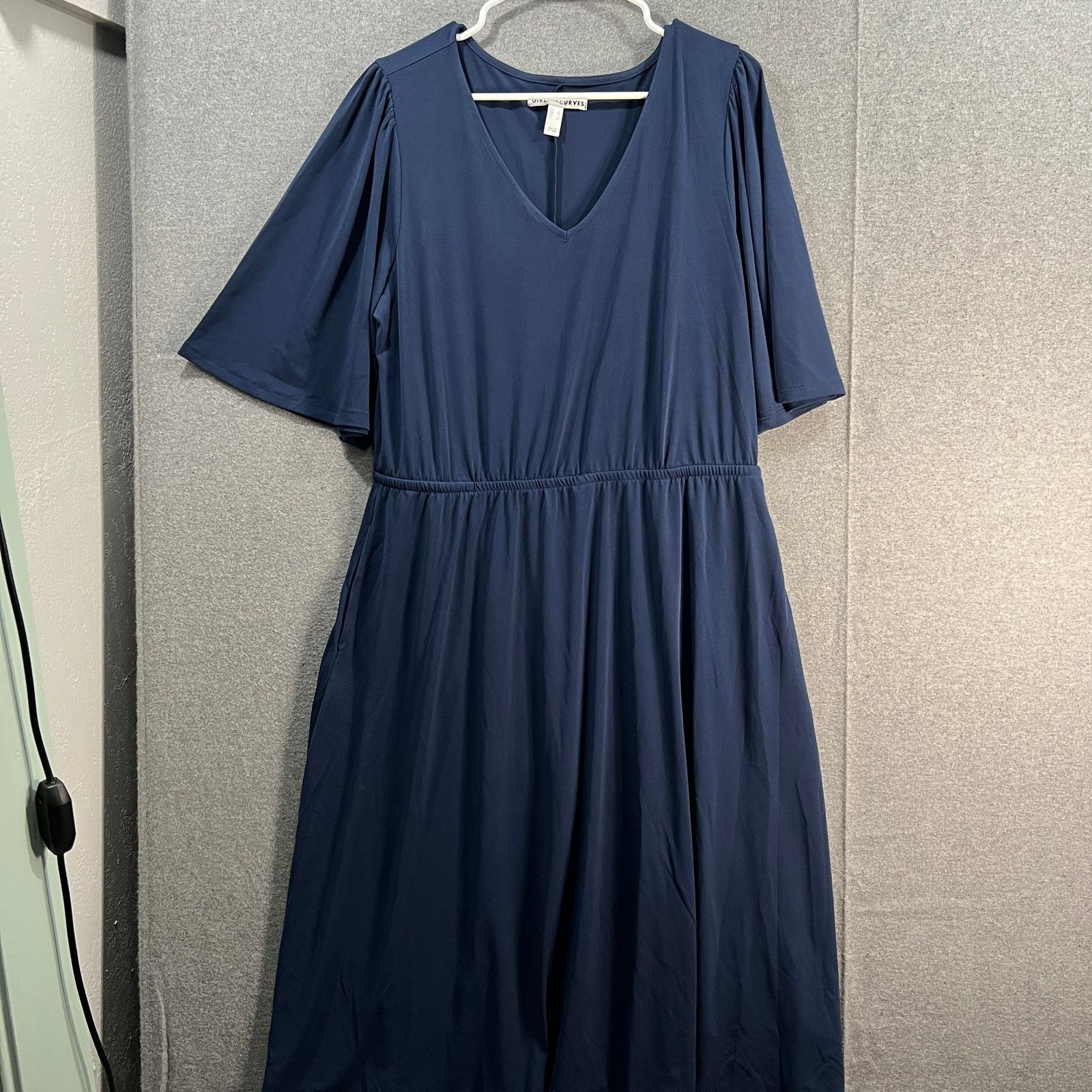 Other Girl With Curves Regular Knit Midi Dress with Flutter Size L / US 10 / IT 46 - 1 Thumbnail