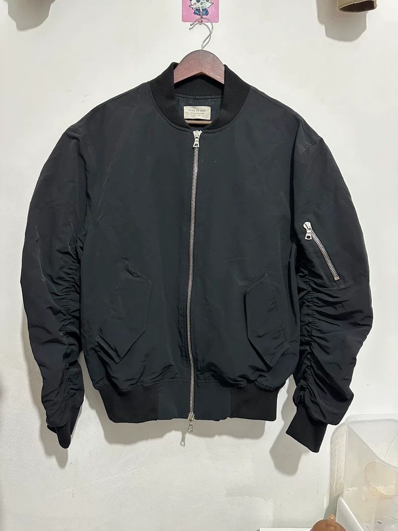 Fear of God Fear of God The first generation of black bomber jackets Size US M / EU 48-50 / 2 - 3 Thumbnail
