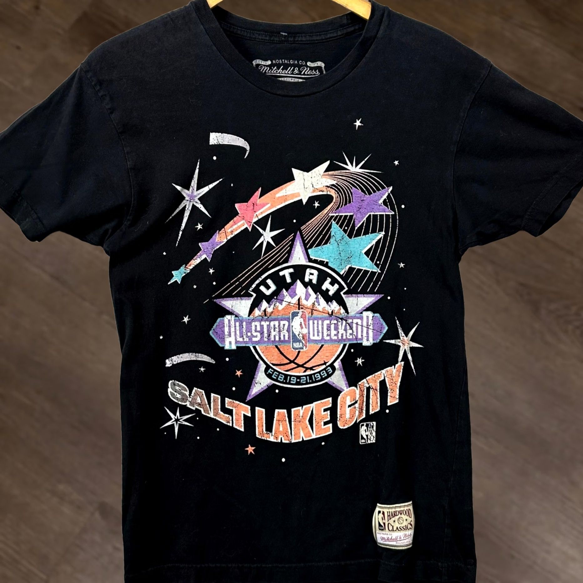 Mitchell & Ness VINTAGE Mitchell Ness Utah Jazz All Star Weekend 1993 Graphic Print T-Shirt Mens Medium Black Crew Neck Short Sleeve Tee Shirt Size US M / EU 48-50 / 2 - 1 Thumbnail