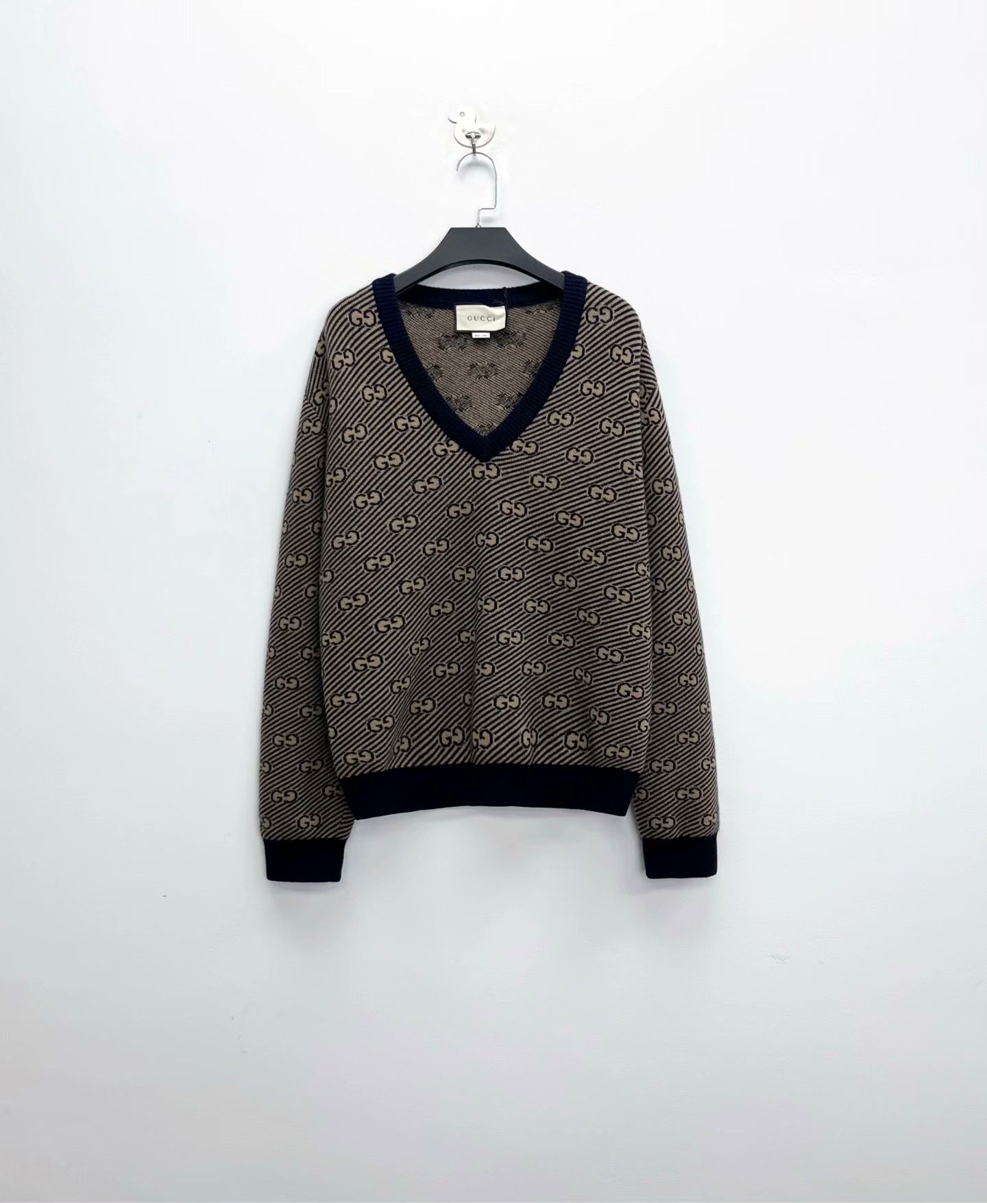 Gucci Gucci Retro Striped Multi Sweater M Women Size M / US 6-8 / IT 42-44 - 1 Thumbnail