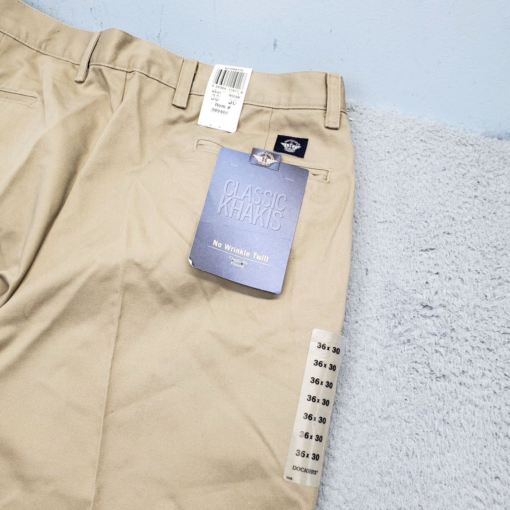 Dockers DOCKERS Mens Khakis Pants 36 Tan Stretch Classic Fit Pleated No Wrinkle Twill Shirt/ pants? Size US 36 / EU 52 - 8 Thumbnail