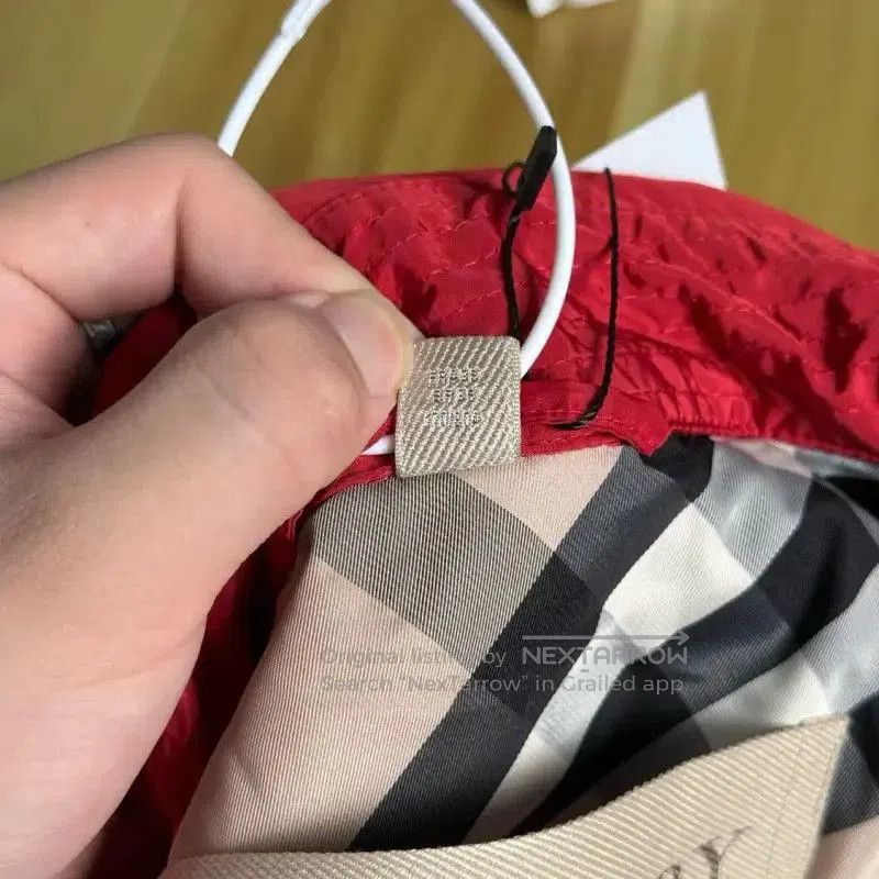 Burberry Red Cotton Women's Windbreaker.