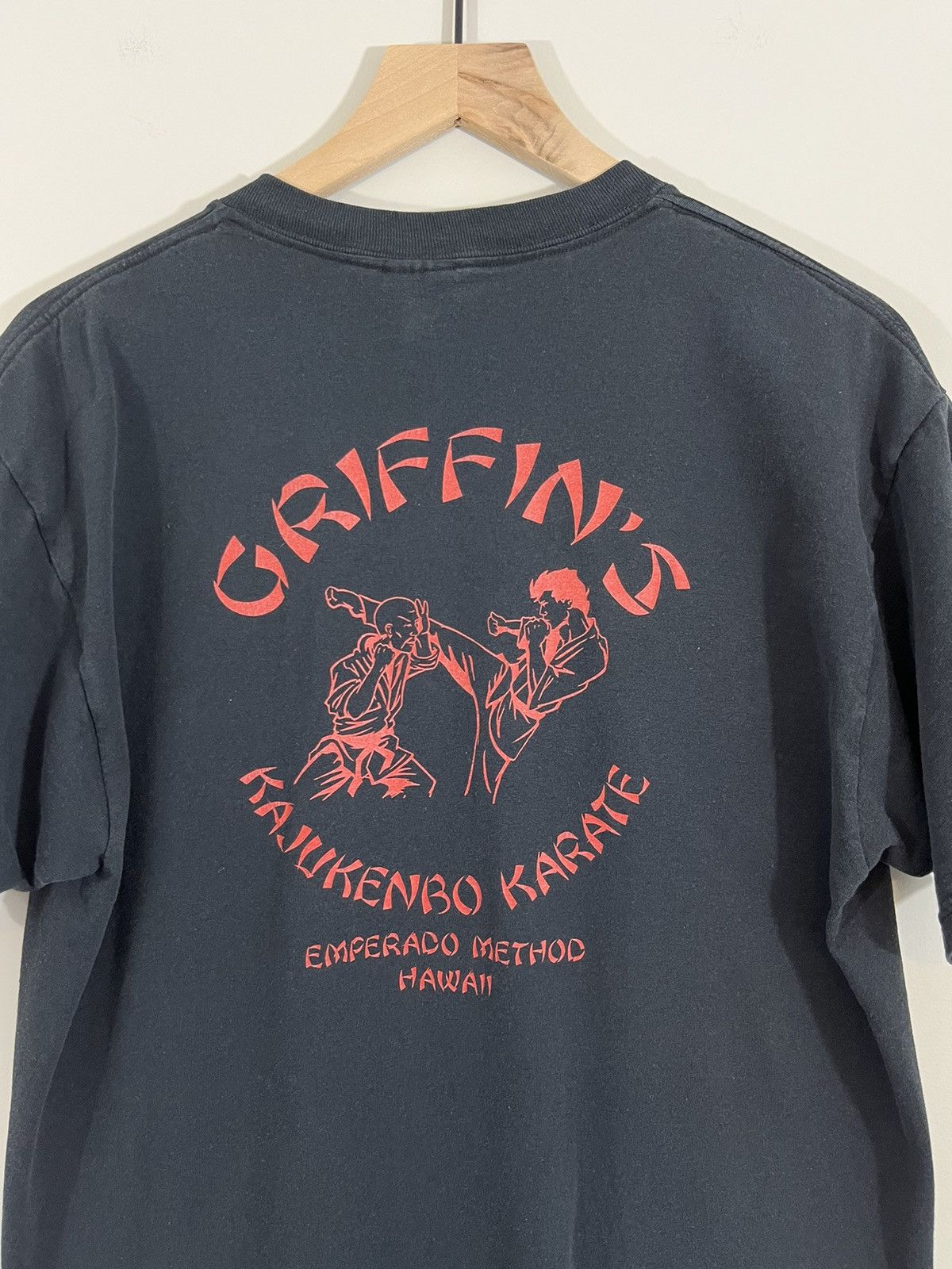 Vintage Hawaii Karate Combat Faded Black Martial Arts Tee Size US L / EU 52-54 / 3 - 8 Thumbnail
