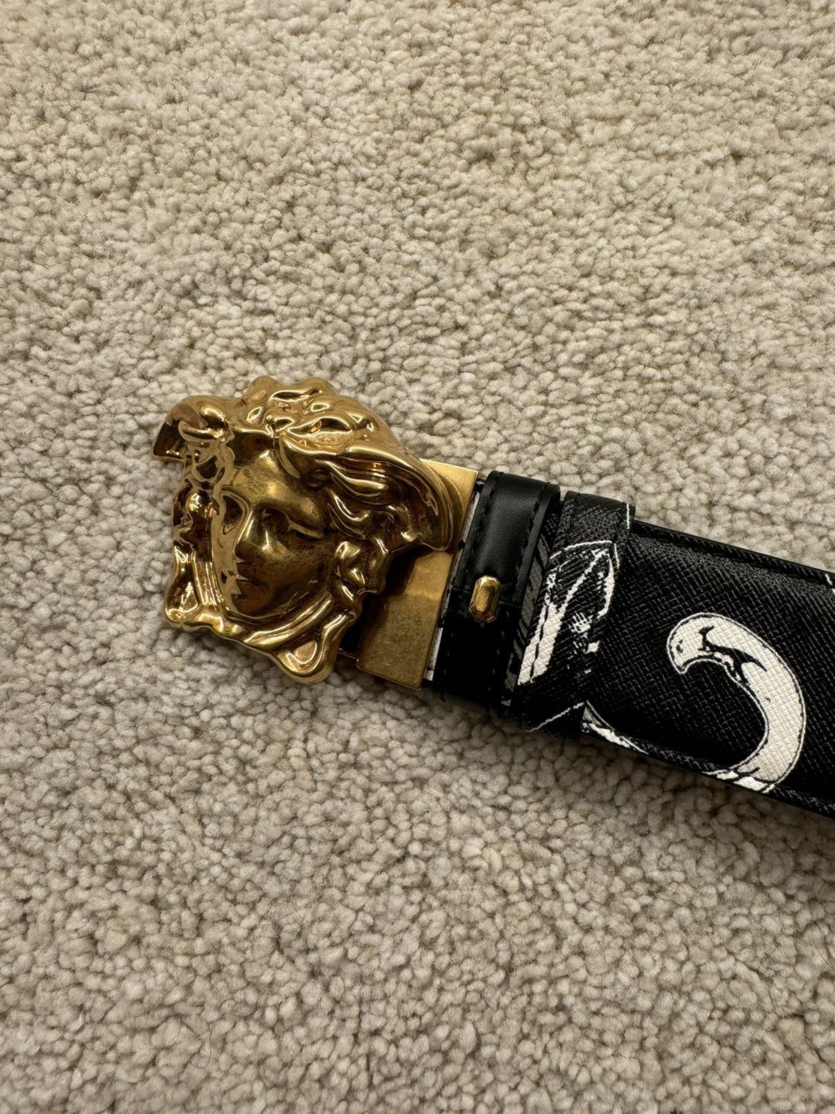 Designer × Versace × Vintage ⚜️ Versace Reversible Baroque Black Belt Size 34 - 3 Thumbnail