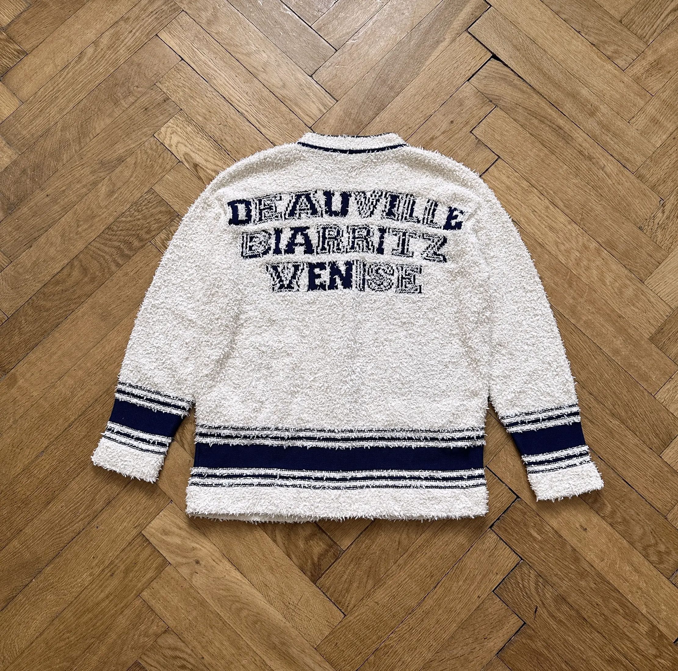 Chanel SS19 Boucle Varsity Oversized Cardigan Size XS / US 0-2 / IT 36-38 - 3 Thumbnail