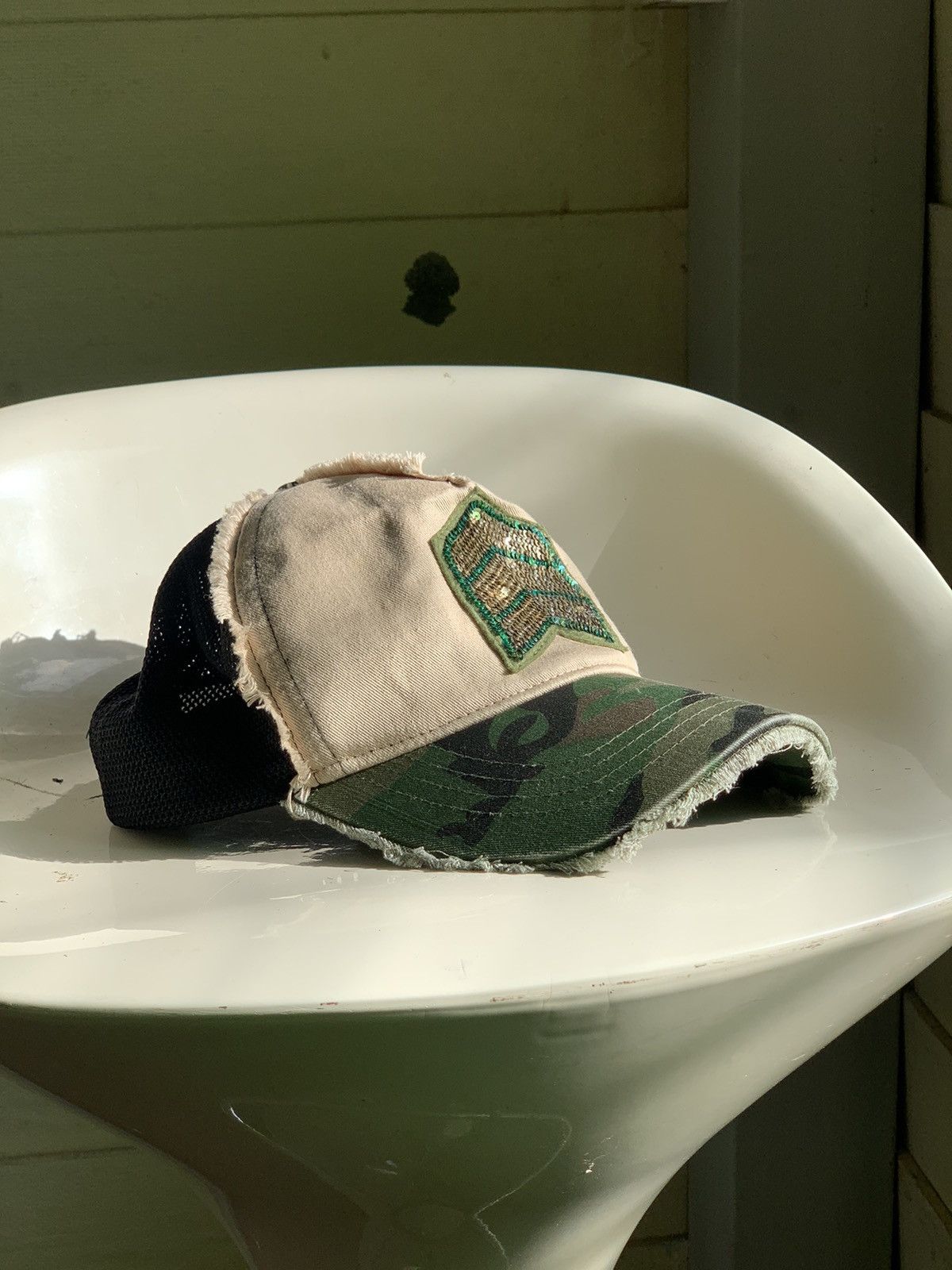 Designer × Japanese Brand Military Rank Yoshinori Kotake Parody Hat/Truckerhat. Size ONE SIZE - 1 Thumbnail