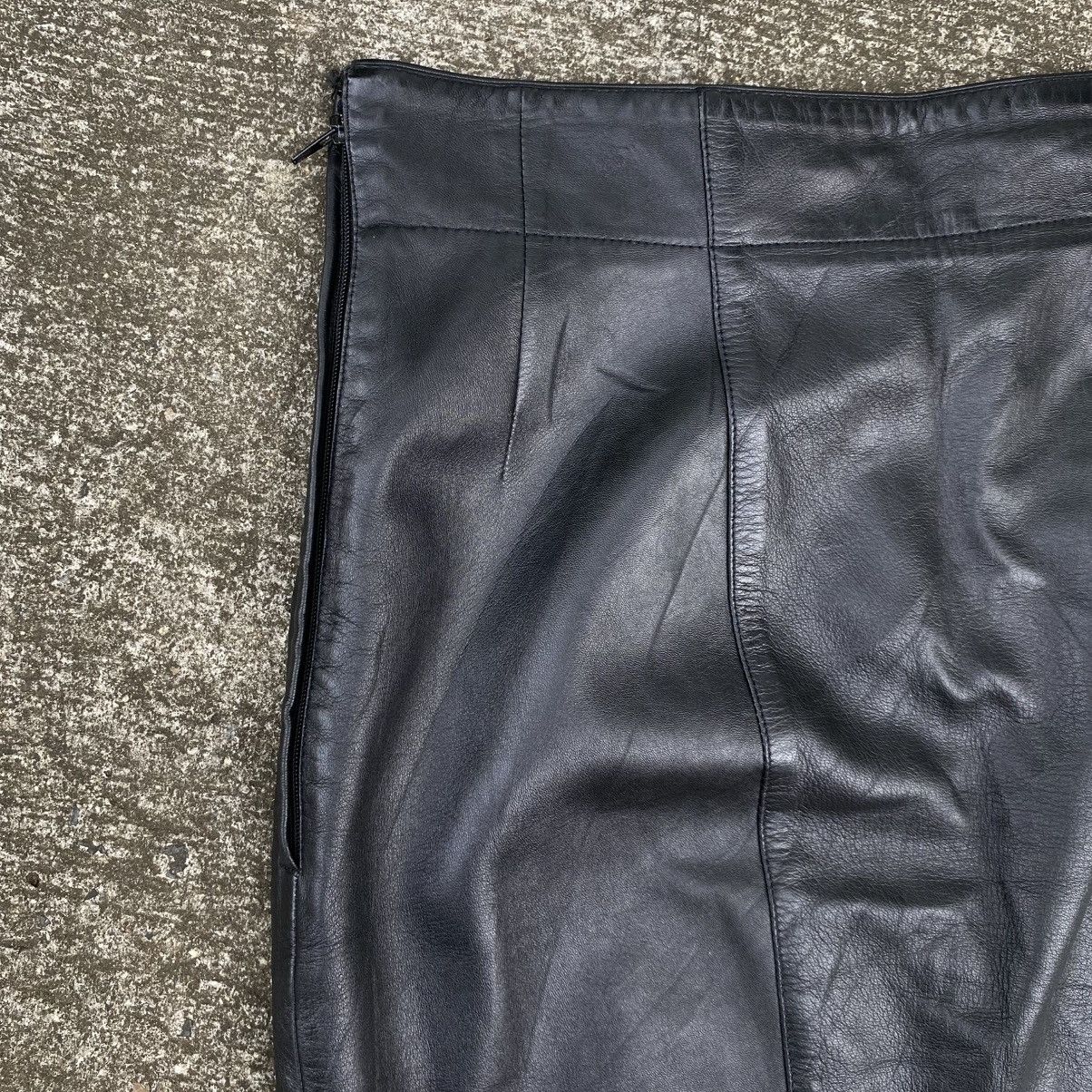 Loewe Loewe Black Leather Skirt with Side Zipper Size 30" / US 8 / IT 44 - 3 Thumbnail