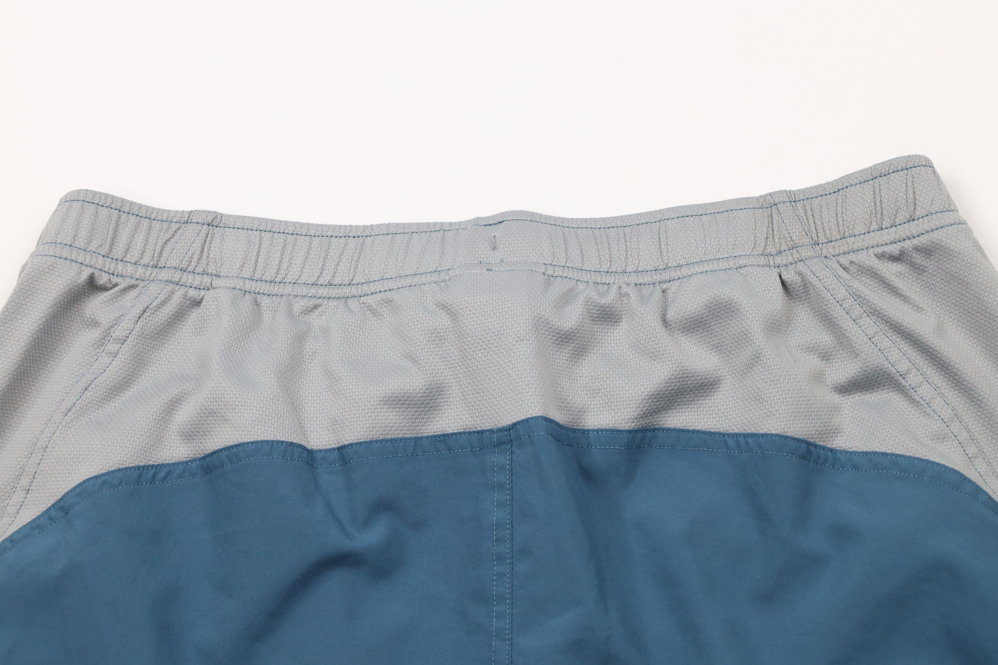 The North Face × Vintage Vintage Y2K The North Face Reflective Above Knee Shorts Size US 32 / EU 48 - 11 Thumbnail