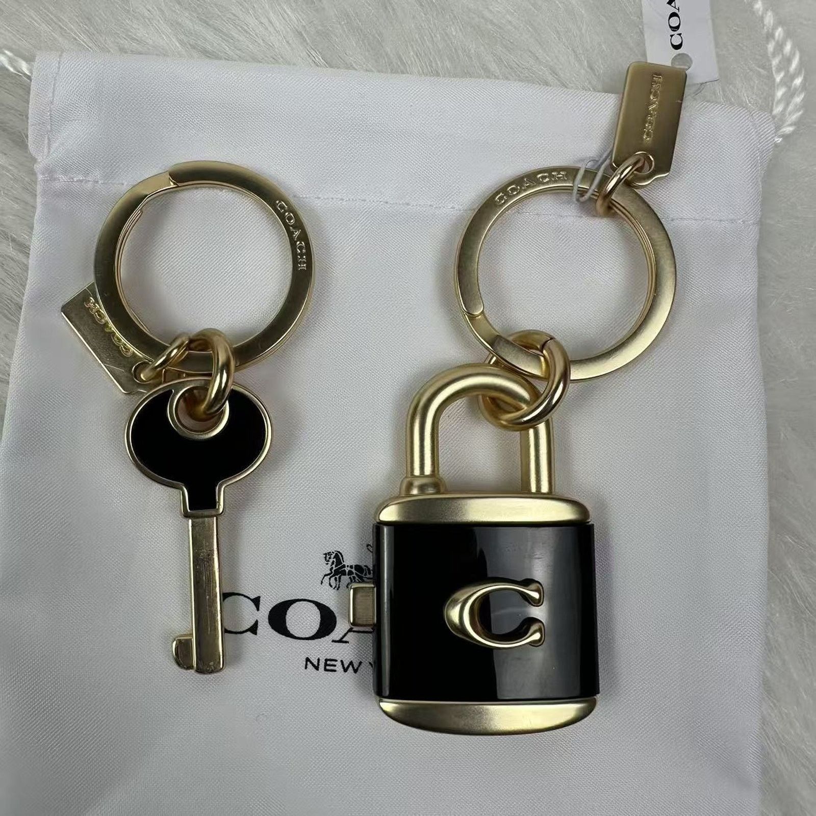 Coach Coach Lock And Key Bag Charm Key Ring Gold/Black NWT Size ONE SIZE - 4 Thumbnail