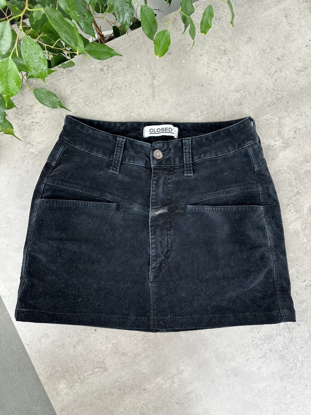CLOSED Closed Velour Mini Skirt Size 26" / US 2 / IT 38 - 1 Thumbnail