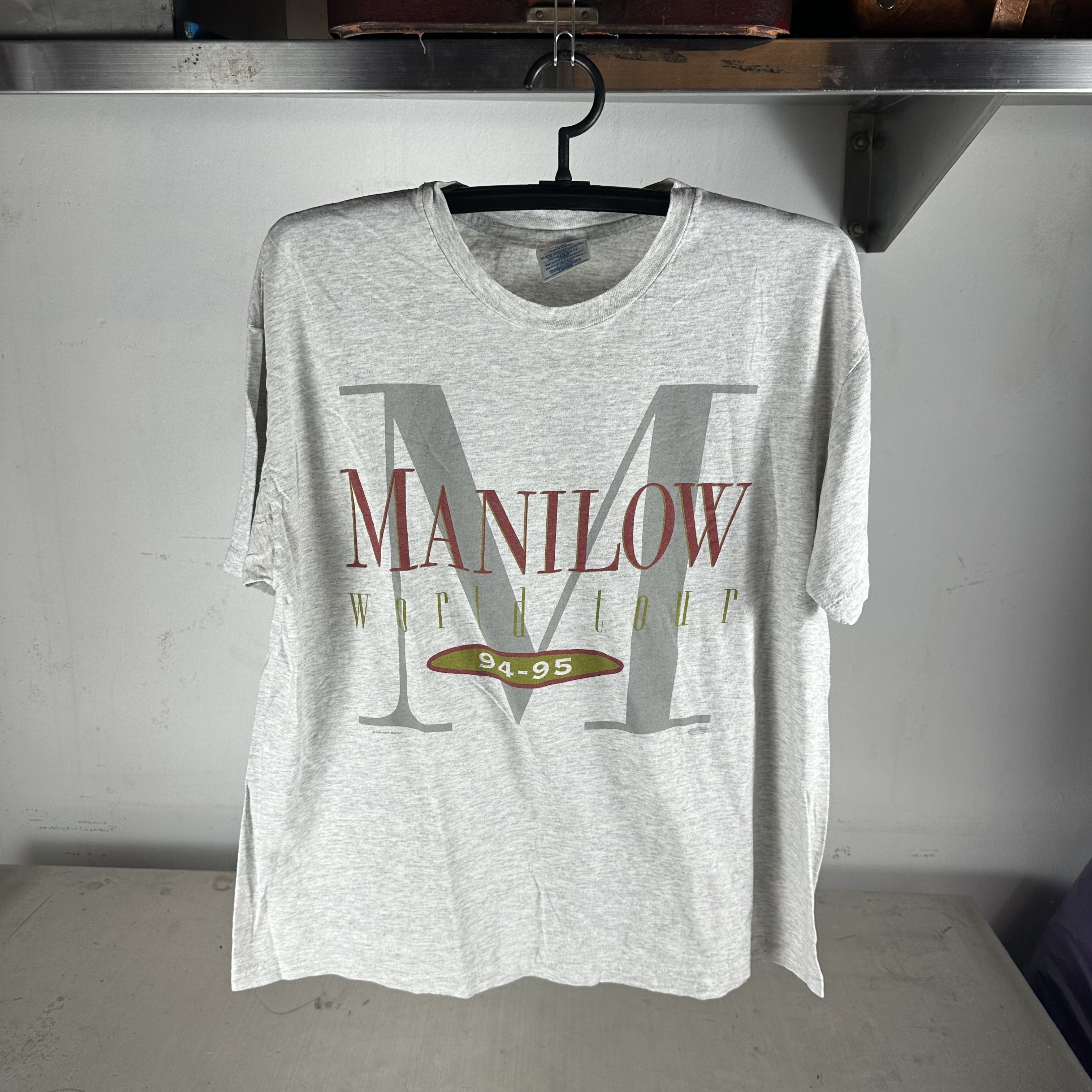 Vintage 1994-95 Barry Manilow World Tour Single Stitch T-shirt Size US L / EU 52-54 / 3 - 1 Thumbnail