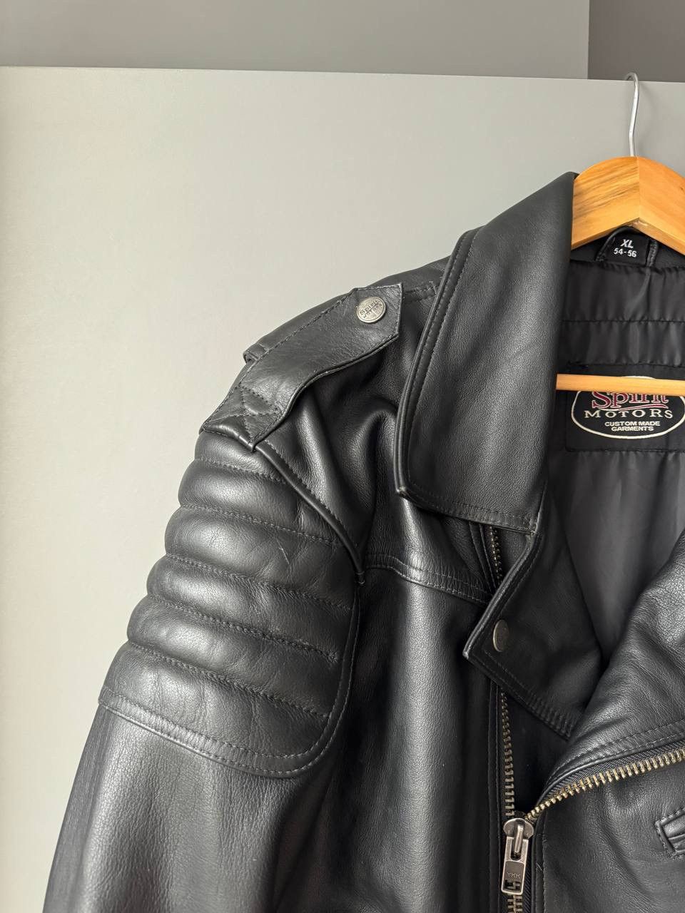 Vintage Vintage Spirit Motors Biker Leather Jacket Size US XL / EU 56 / 4 - 6 Thumbnail