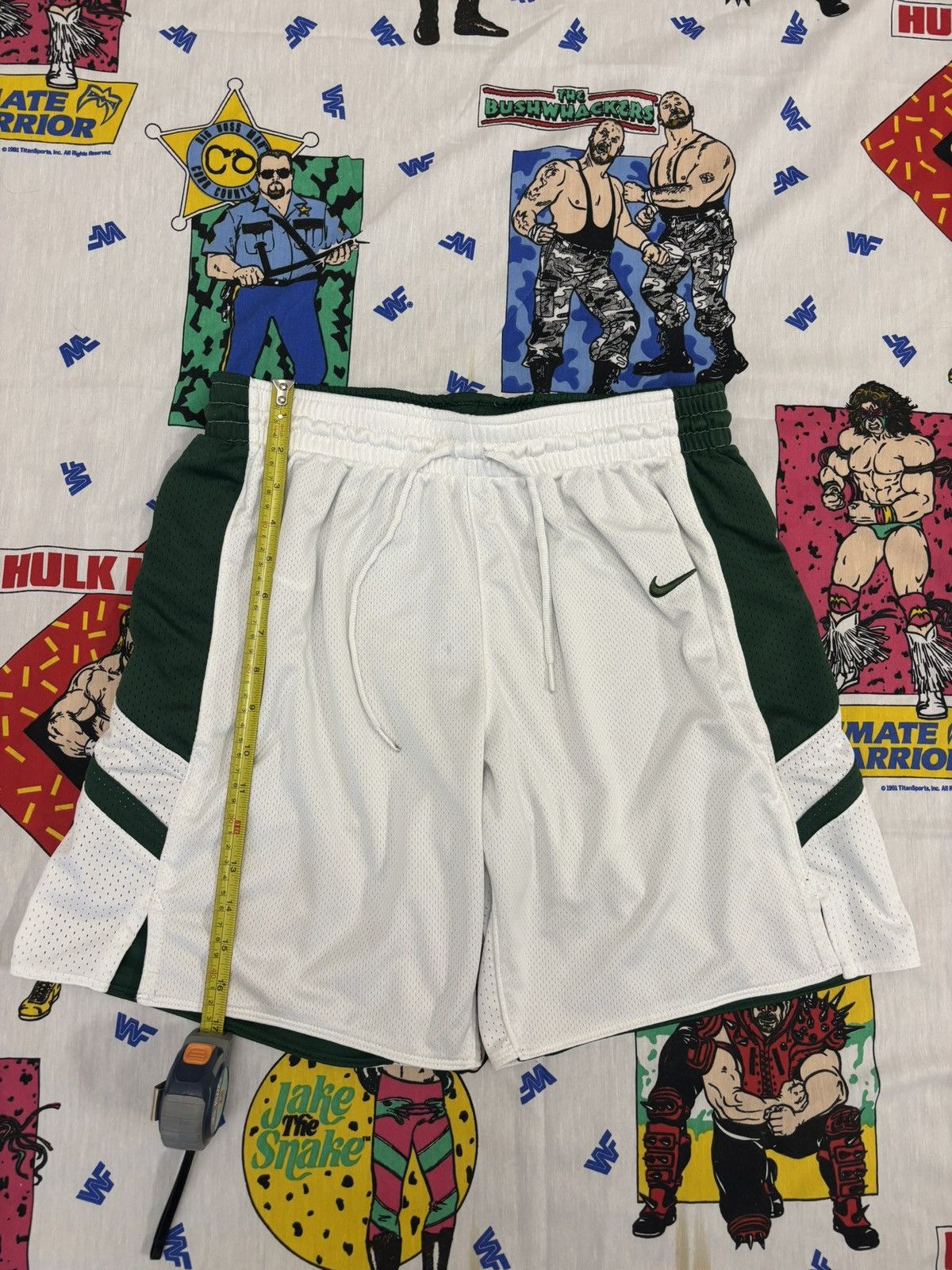 Nike vintage nike swoosh logo green white basketball shorts S/M Size US 32 / EU 48 - 3 Thumbnail