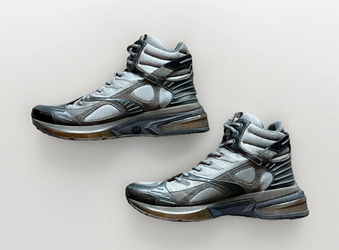 Givenchy GIVENCHY⚡️"Giv 1 TR Mountain" Size EU42/9US Gray sneakers Size US 9 / EU 42 - 3 Thumbnail