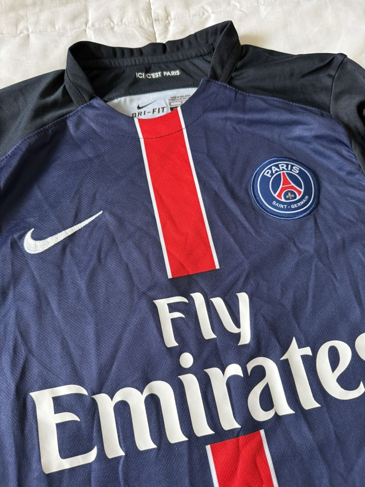 Nike ‘15 Nike Paris Saint-Germain Long Sleeve Home Jersey Size US M / EU 48-50 / 2 - 6 Thumbnail