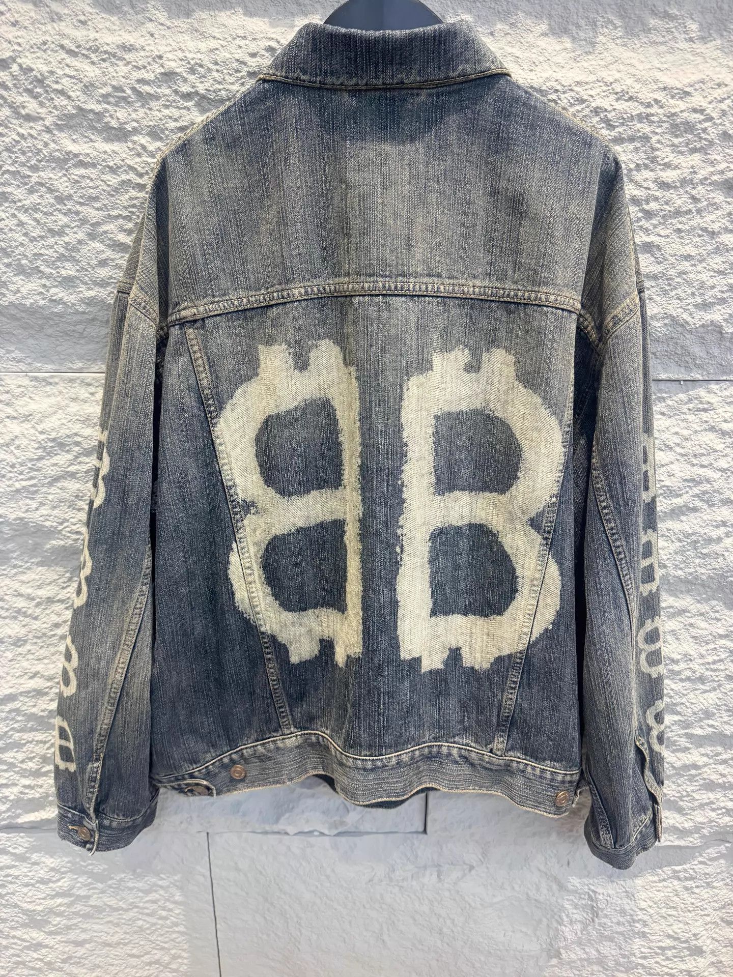 Balenciaga Balenciaga Bitcoin Denim Jacket Unisex S Size US S / EU 44-46 / 1 - 3 Thumbnail