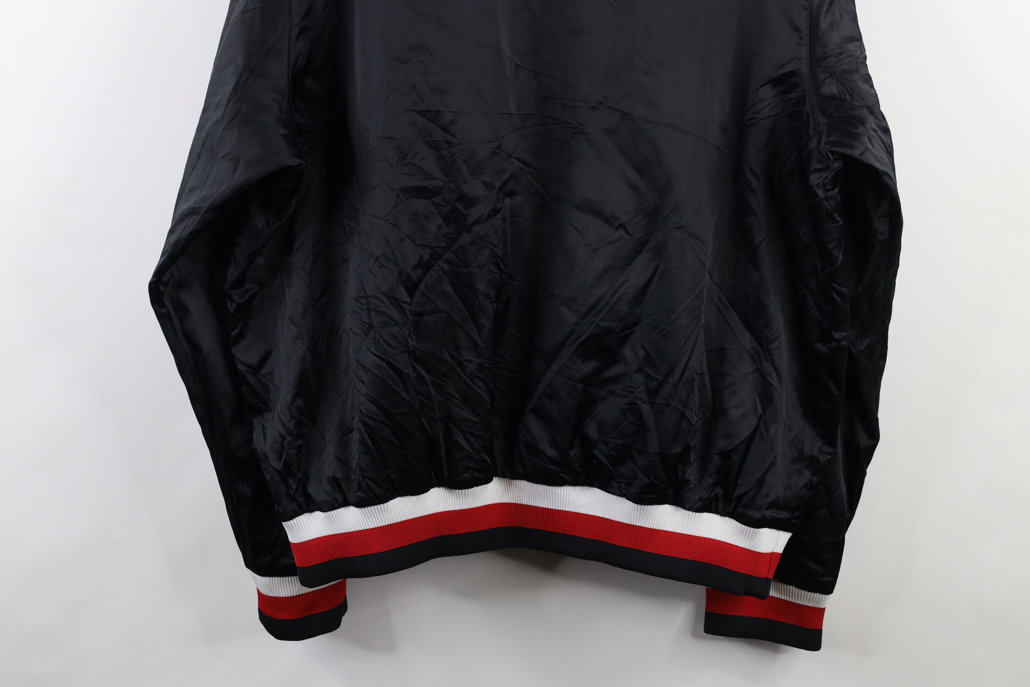 Nike Vintage Nike Lebron Out Soldier Satin Bomber Jacket Black Size US XL / EU 56 / 4 - 13 Thumbnail
