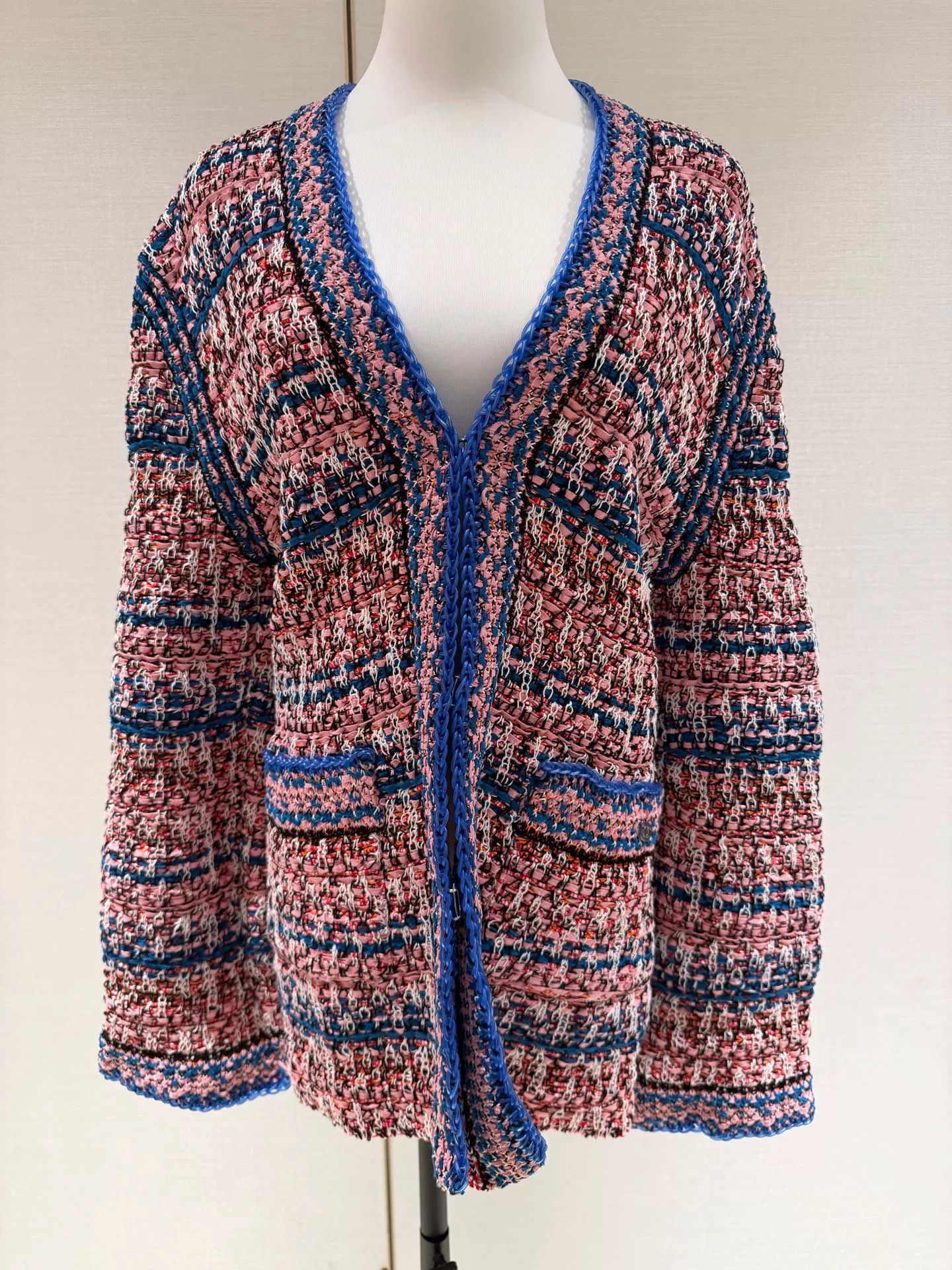 Chanel Chanel Runway Pink Blue Cardigan Size 38 Size US M / EU 48-50 / 2 - 1 Thumbnail