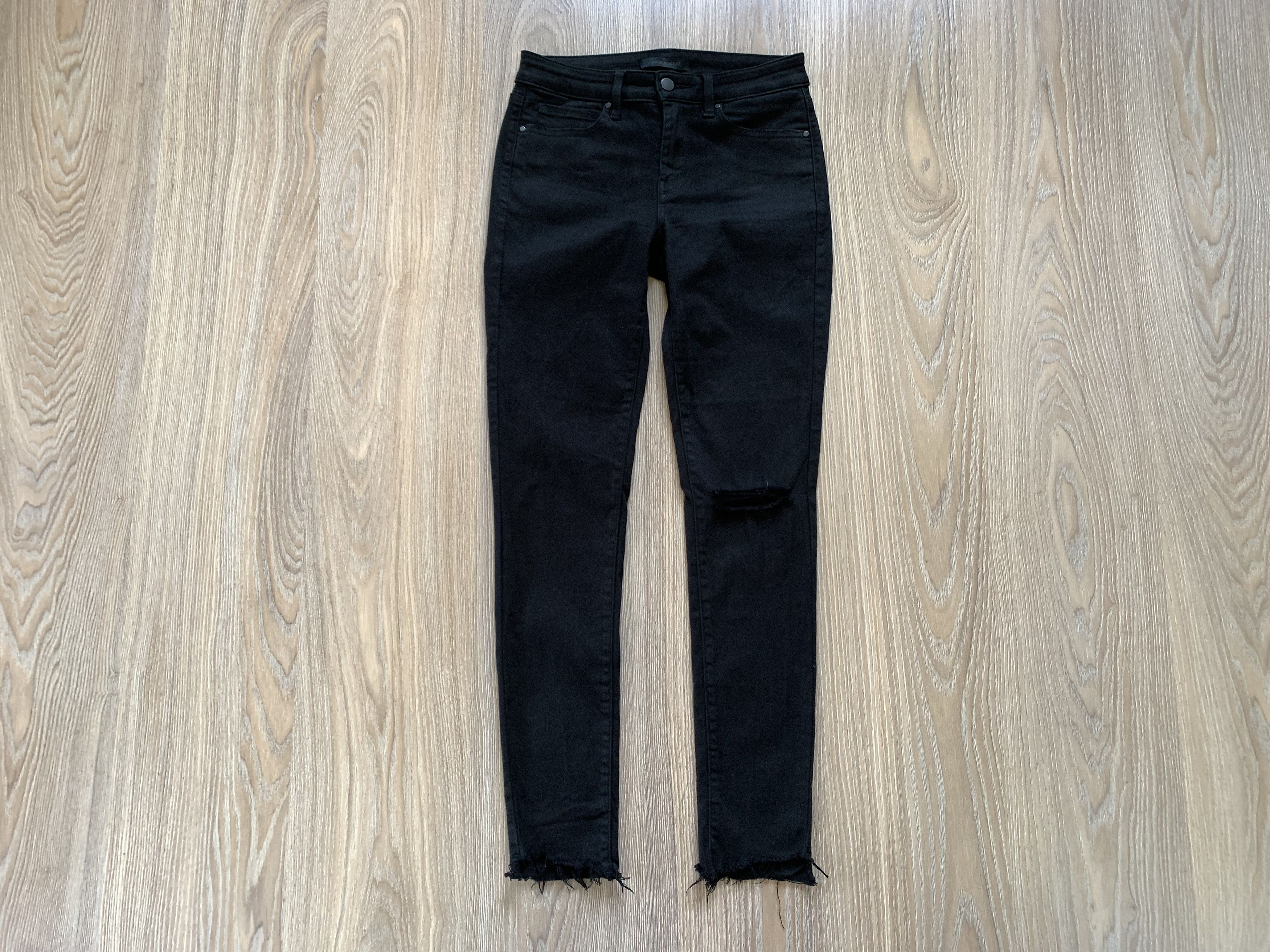 Uniqlo Uniqlo Distressed Black Denim Skinny Jeans Size 26" / US 2 / IT 38 - 2 Thumbnail