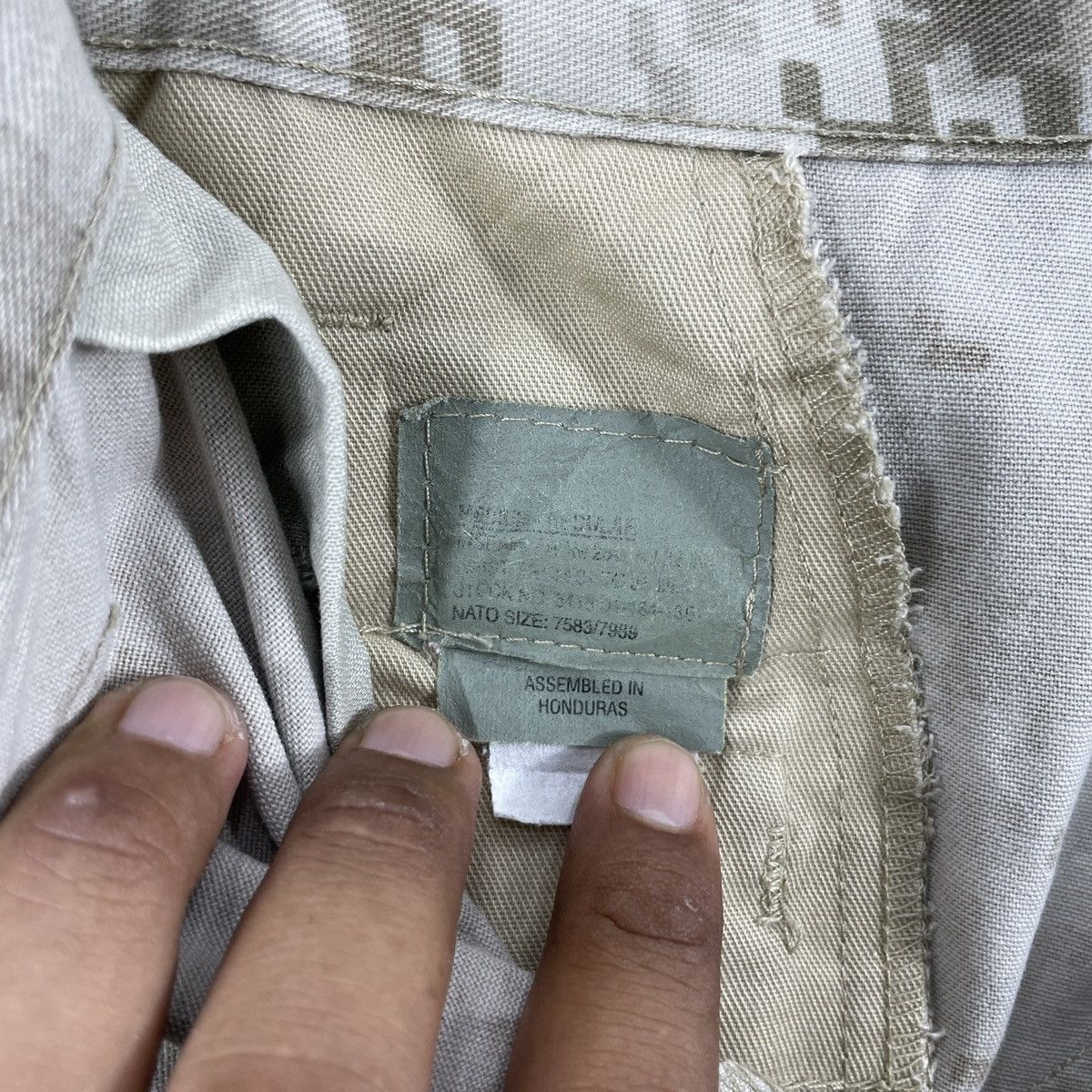 Vintage Vintage Camo Military Distressed Double Knee Cargo Pants Size US 35 - 13 Thumbnail