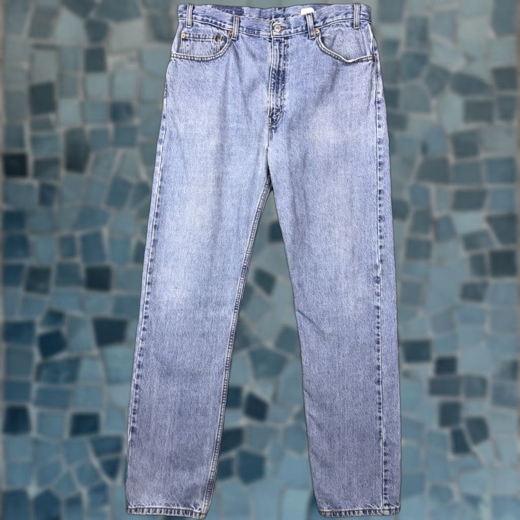 Levi's VINTAGE Levi's 505 Jeans Mens 34x34 Regular Straight Paper Tag Batwing 90s Y2K Size 34 Blue Denim Leather Belt Loops 5-Pocket Mens Regular Jeans Size US 36 / EU 52 - 1 Thumbnail