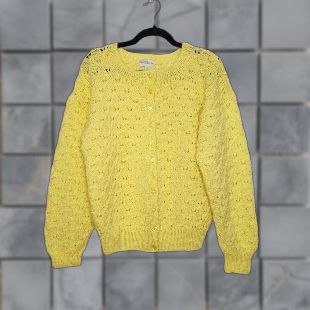 Vintage VINTAGE Handmade Knit Cardigan Sweater Yellow Button Crochet Grandma Shirt VTG Cardigan Unisex Adults M Women Men Size M / US 6-8 / IT 42-44 - 1 Thumbnail