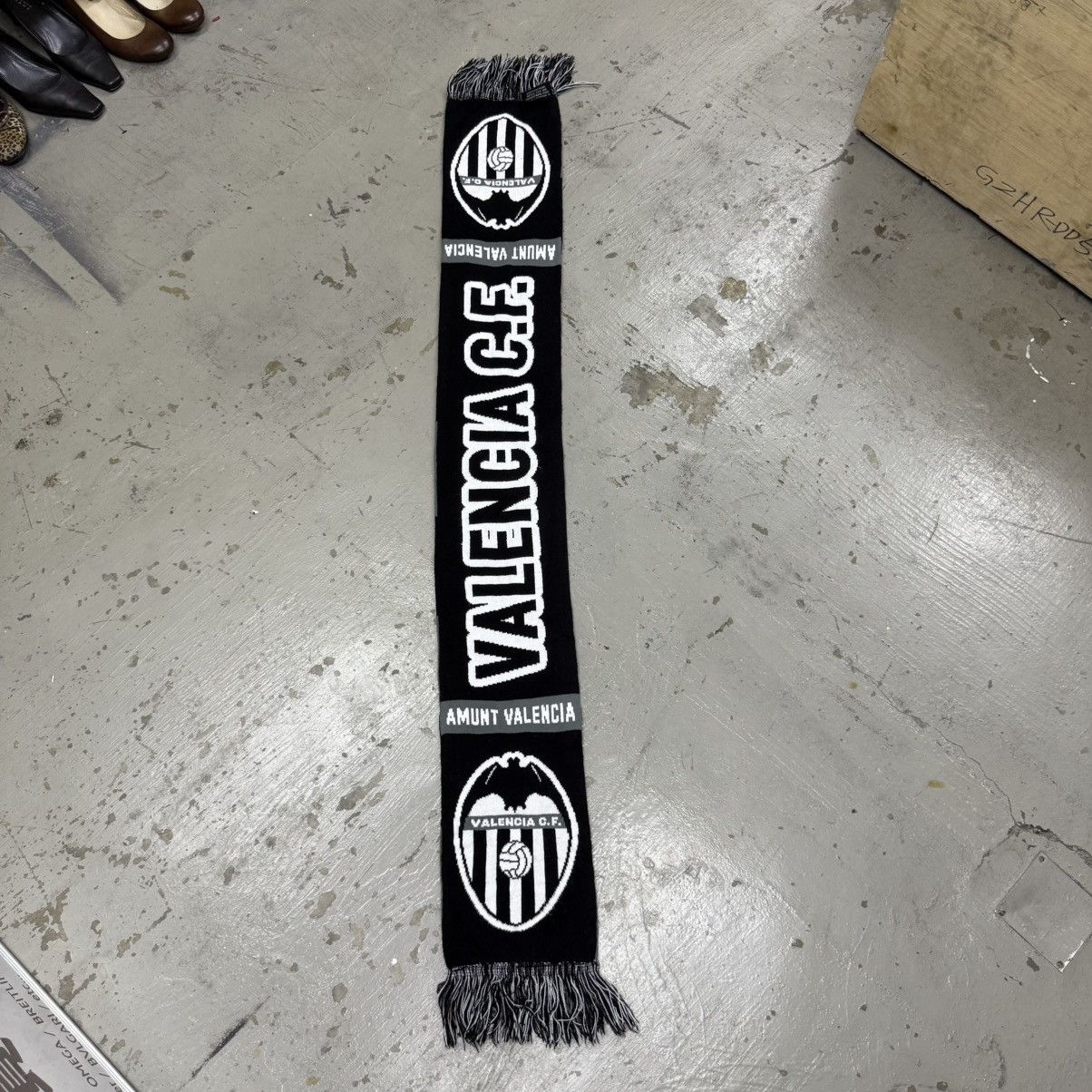 Vintage Vintage Amunt Valencia CF Fanwear Football Soccer Scarf Size ONE SIZE - 2 Thumbnail