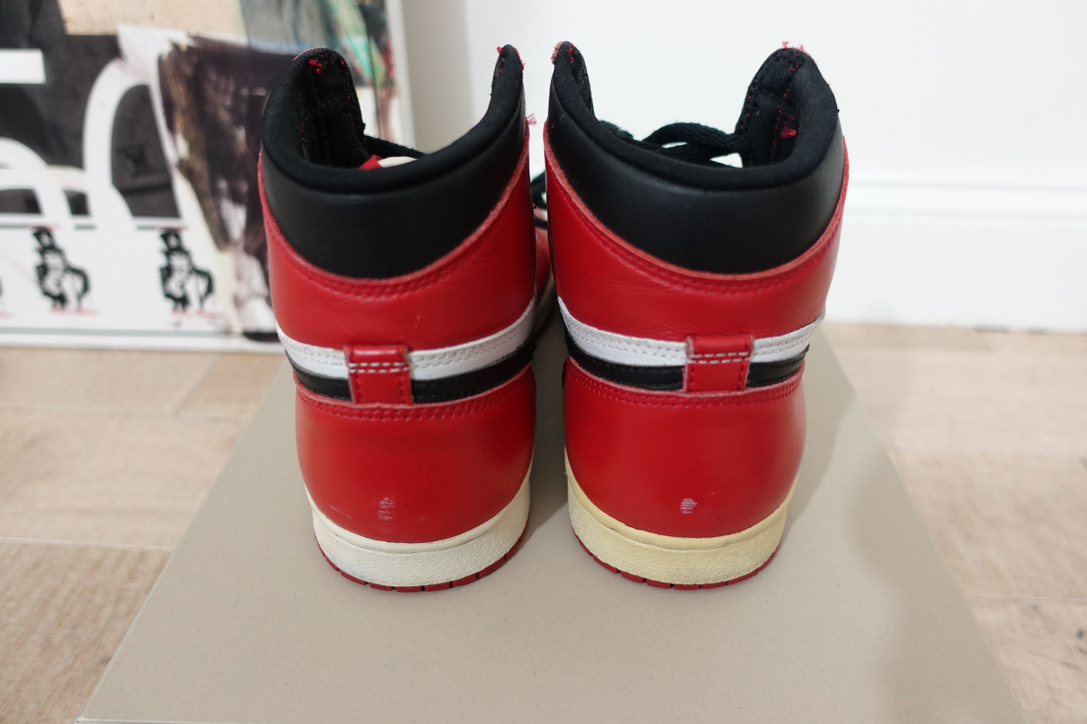 Jordan Brand × Nike 1994 Nike Air Jordan 1 Chicago Size 8.5 Size US 8.5 / EU 41-42 - 5 Thumbnail