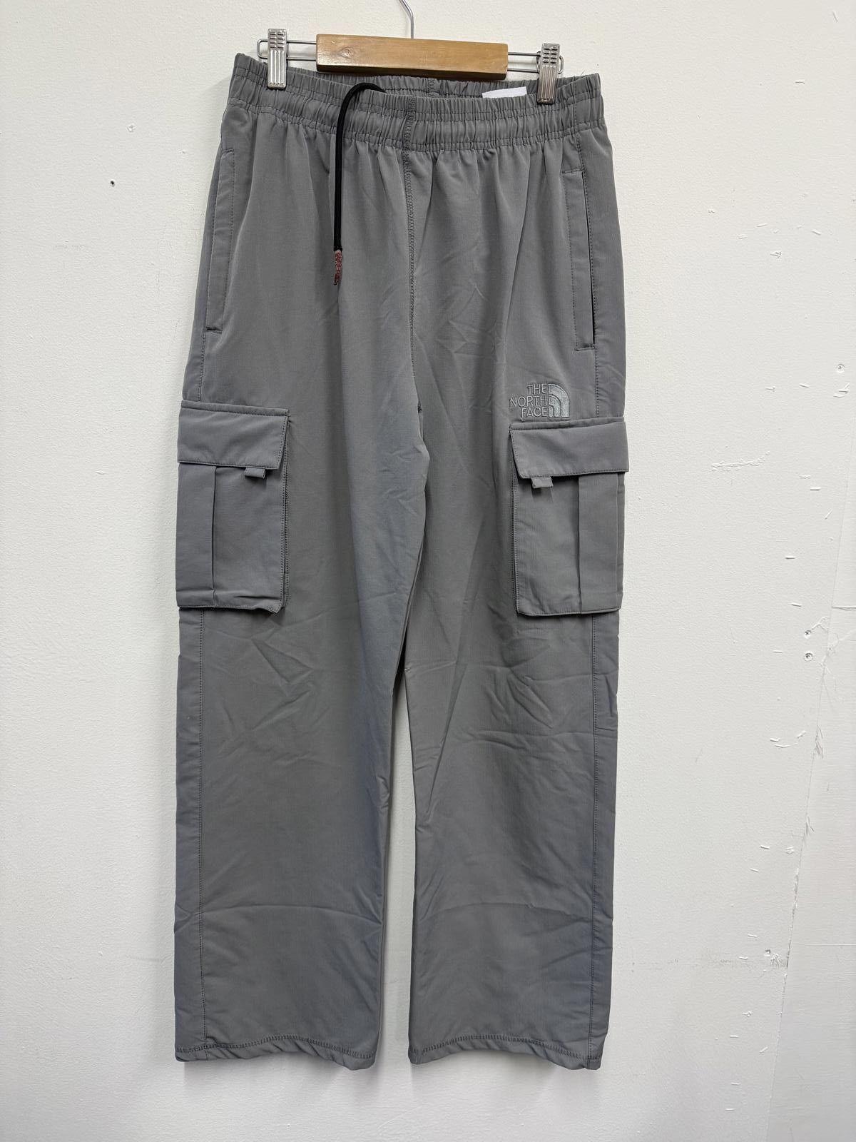 The North Face The North Face Grey Cargo Pants Size L Size US 34 / EU 50 - 1 Thumbnail
